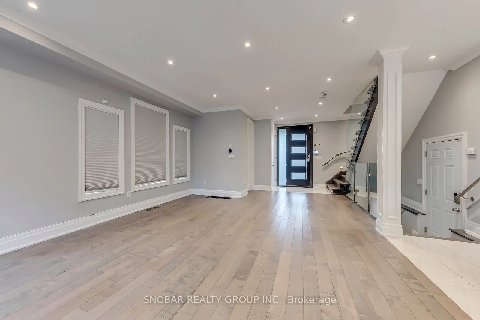 1 Aura Lea Boulevard