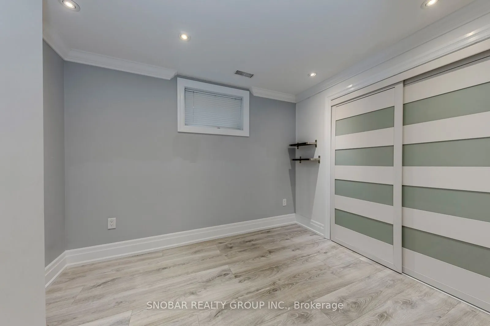 1 Aura Lea Boulevard