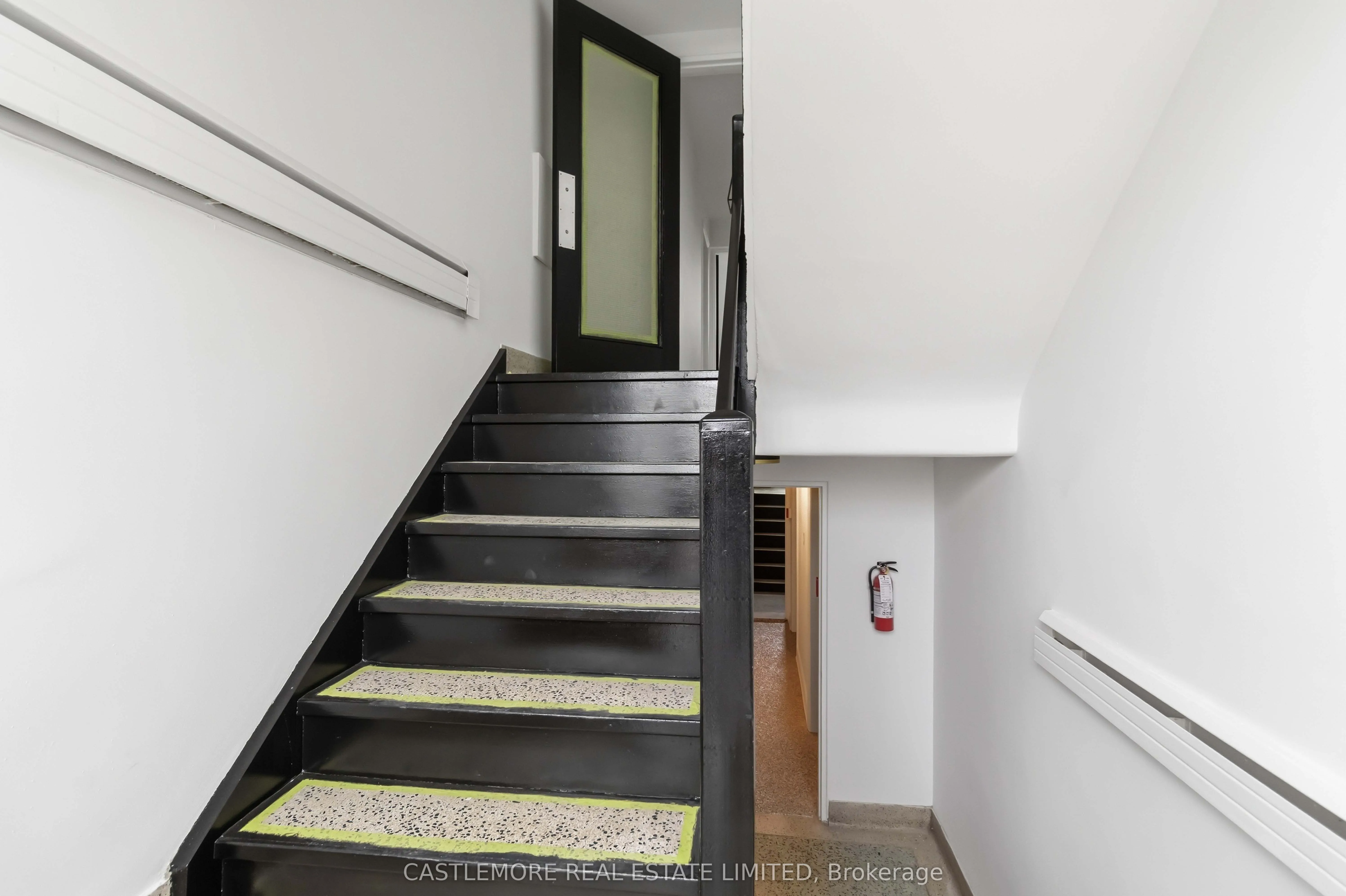 9 allenby Avenue