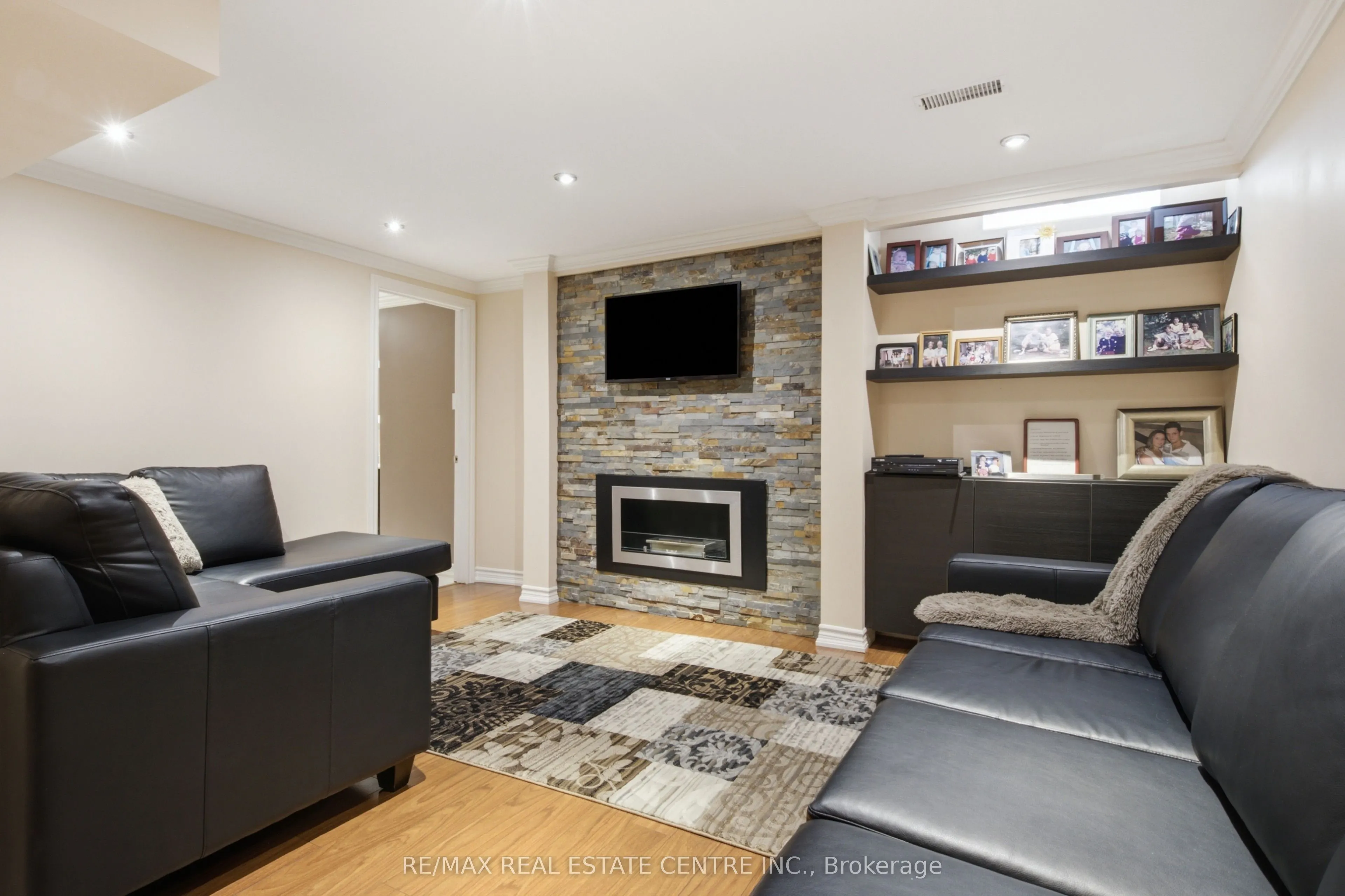 23 Deer Valley Drive
