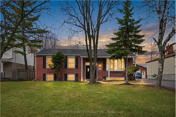 578 Trafford Crescent