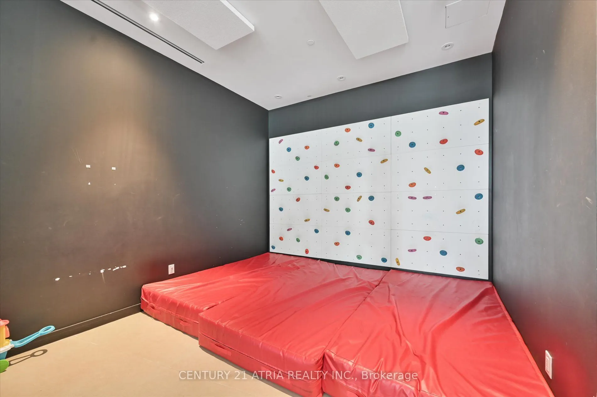3900 Confederation Parkway #1609