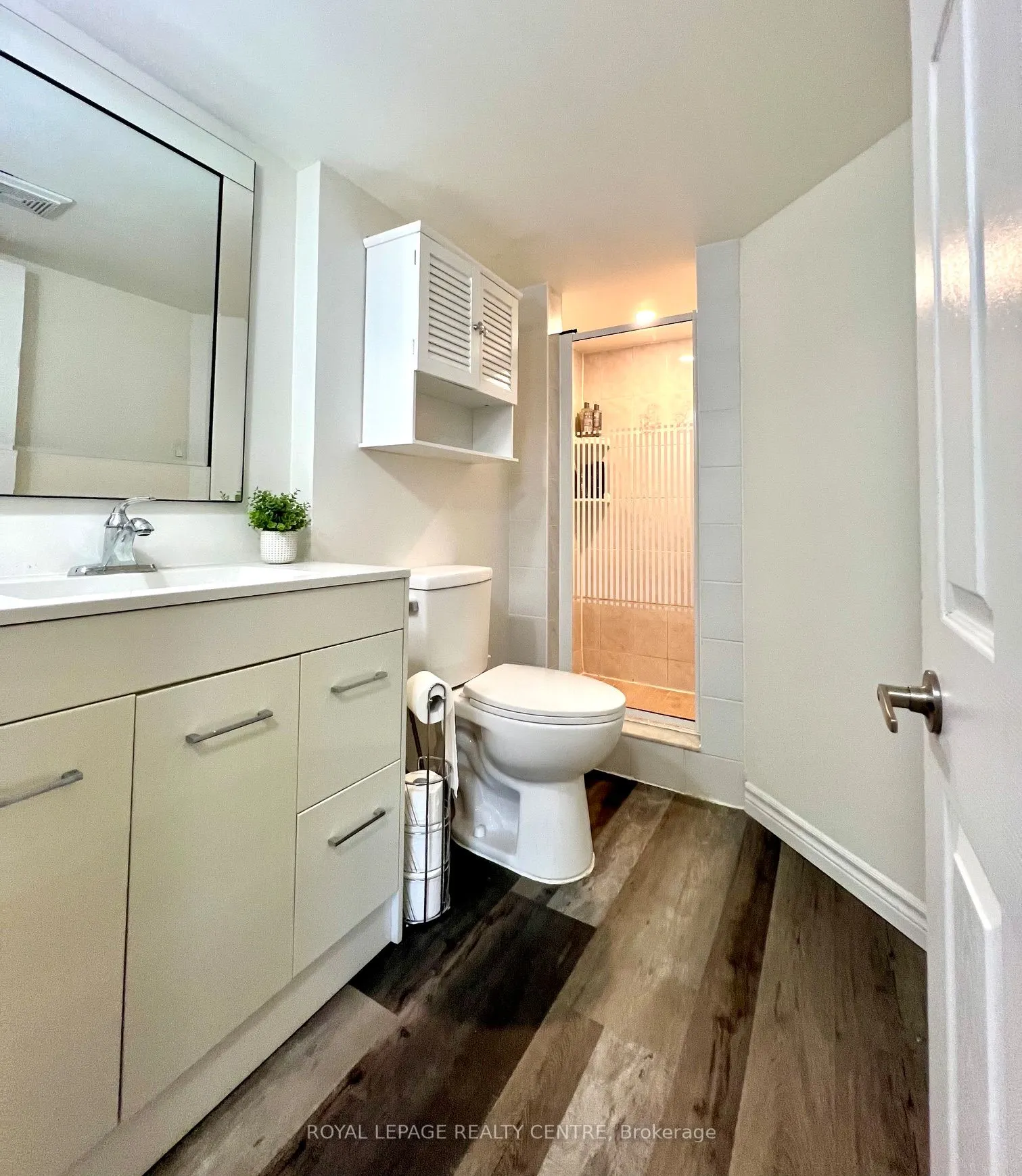 1319 Redbank Crescent