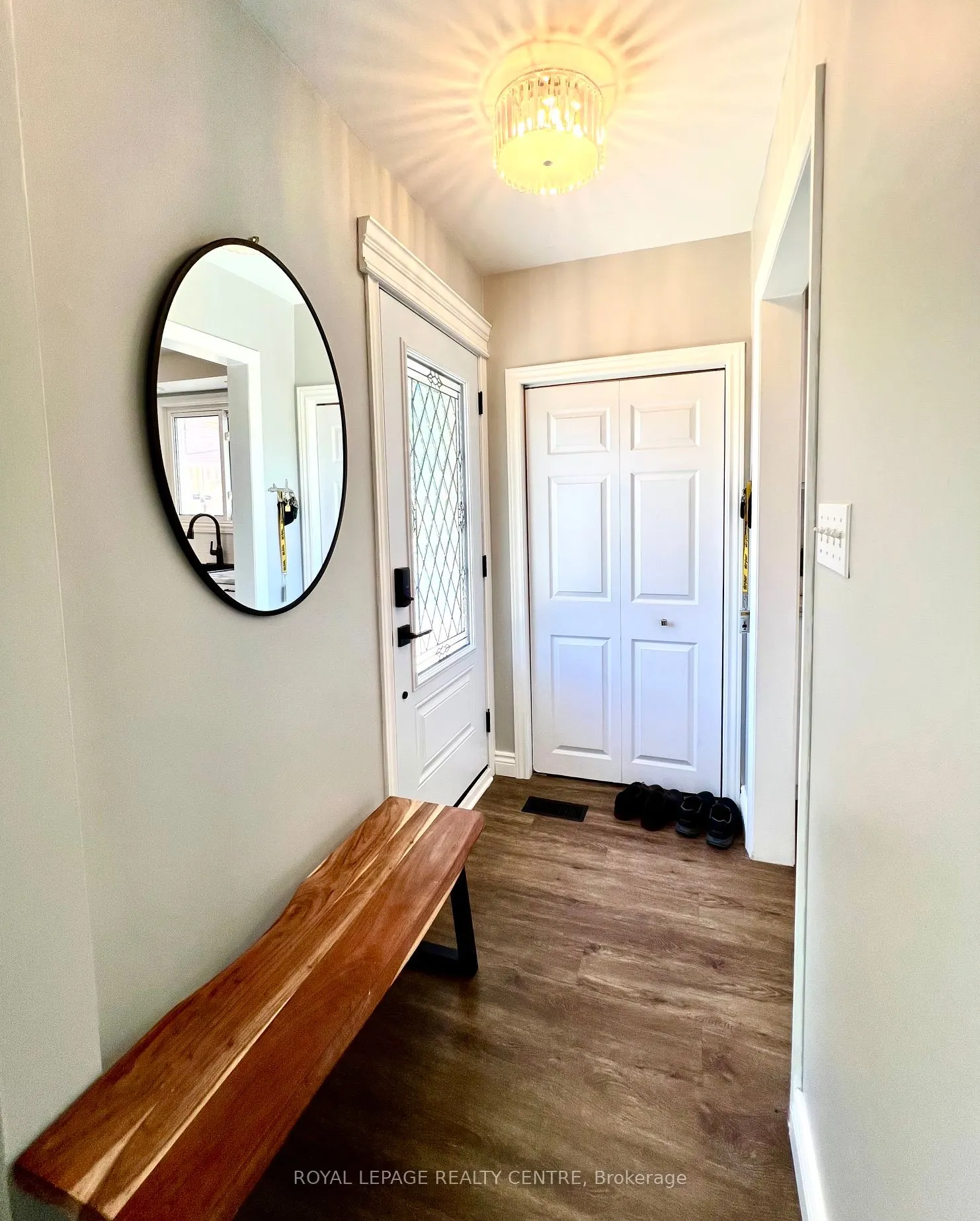 1319 Redbank Crescent