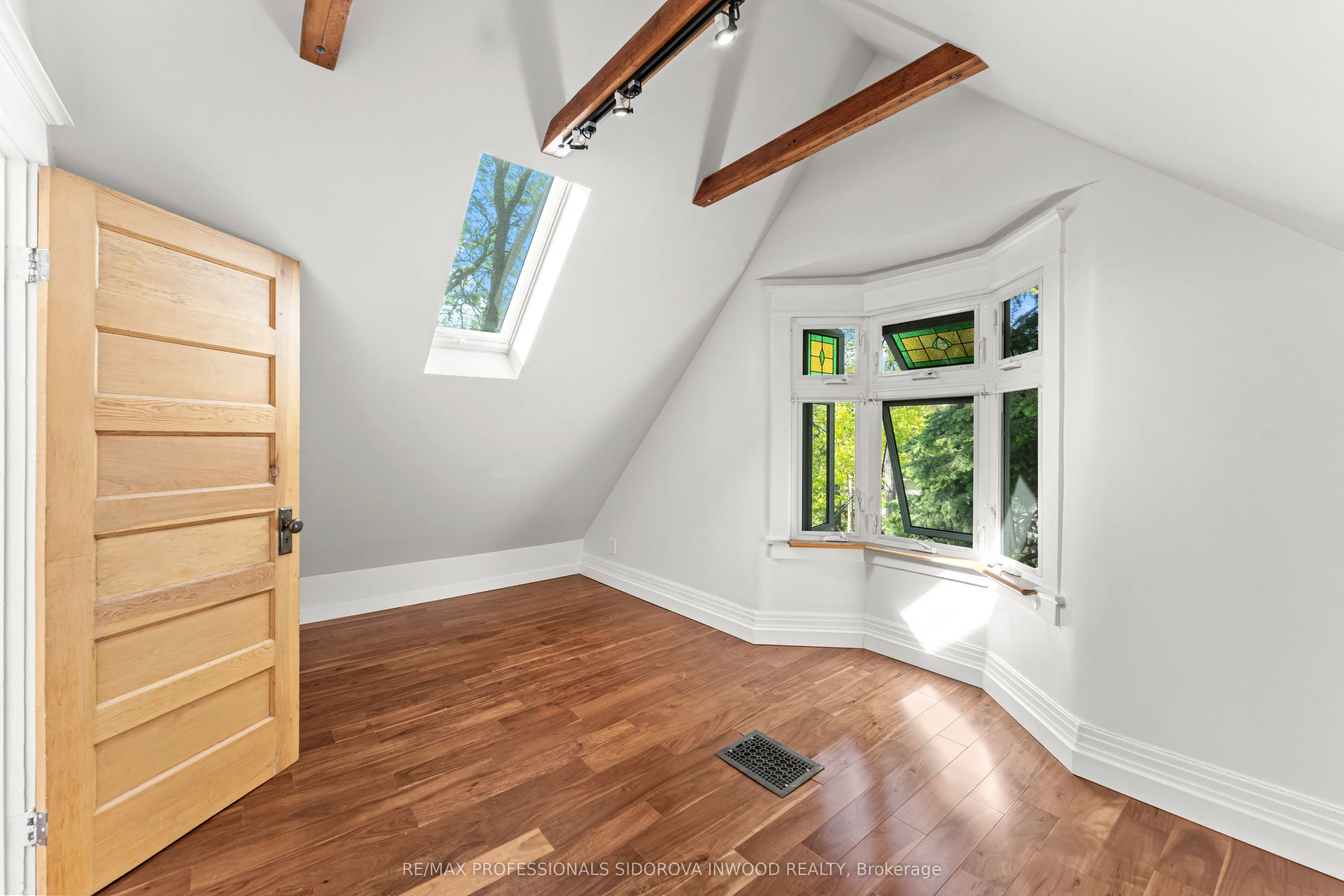 13 Evelyn Crescent