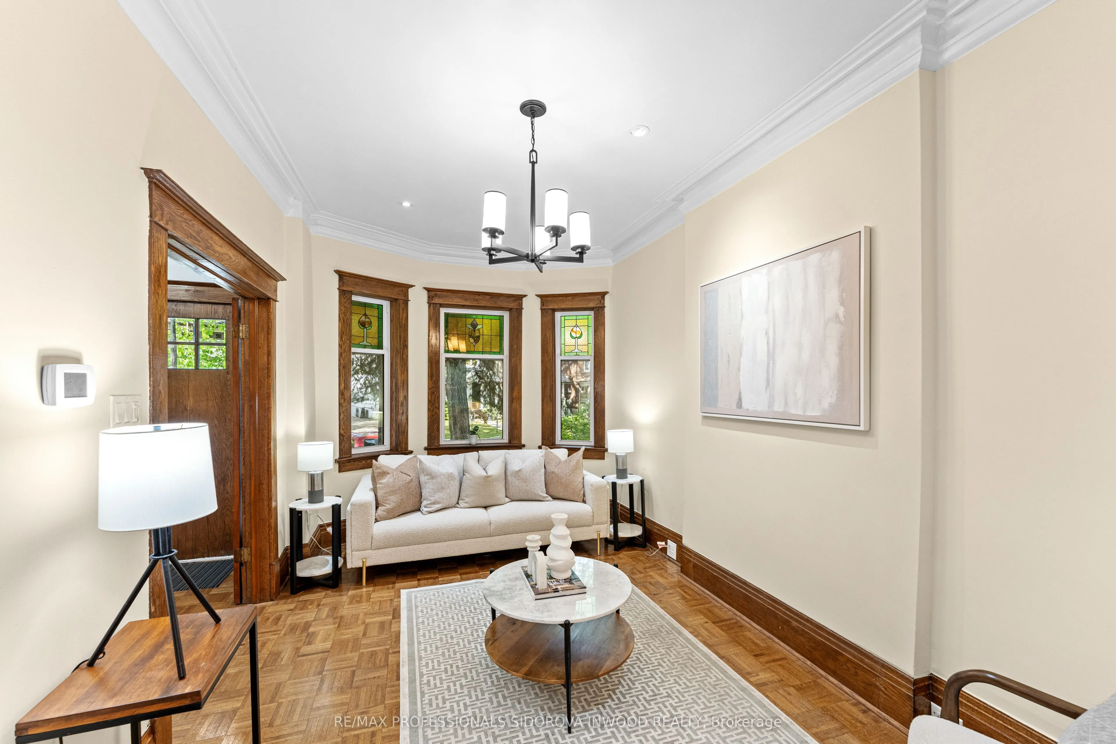 13 Evelyn Crescent