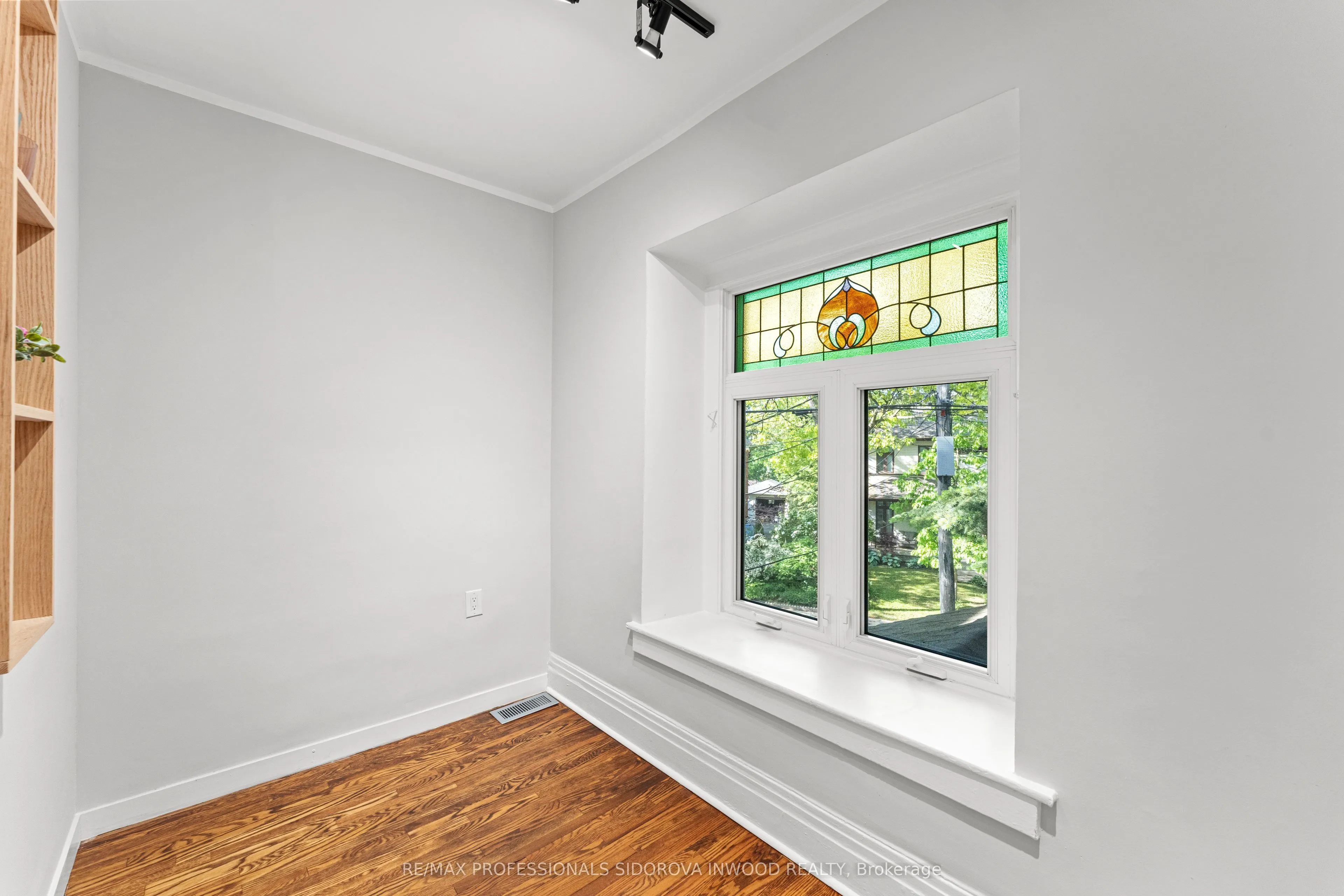 13 Evelyn Crescent