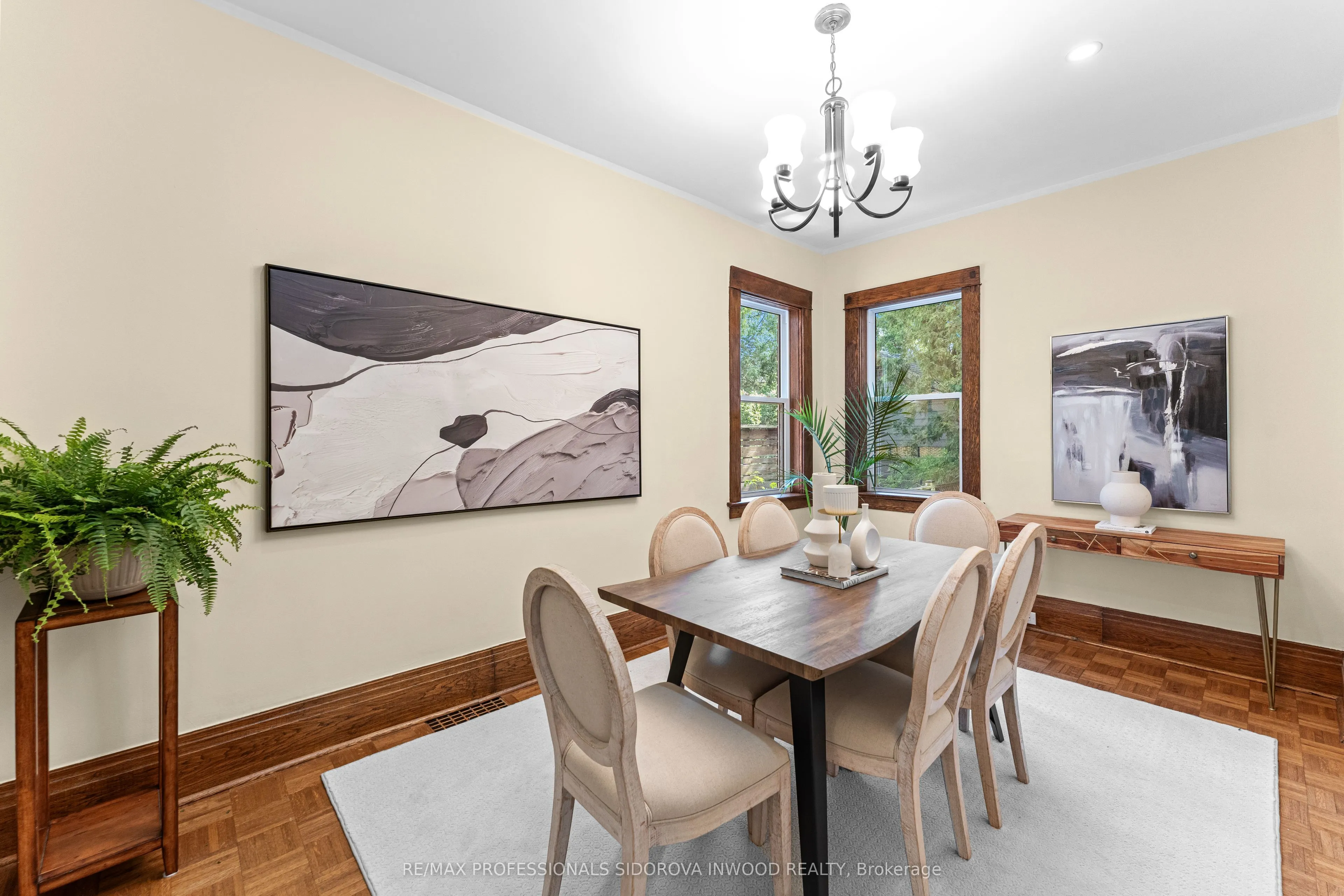 13 Evelyn Crescent
