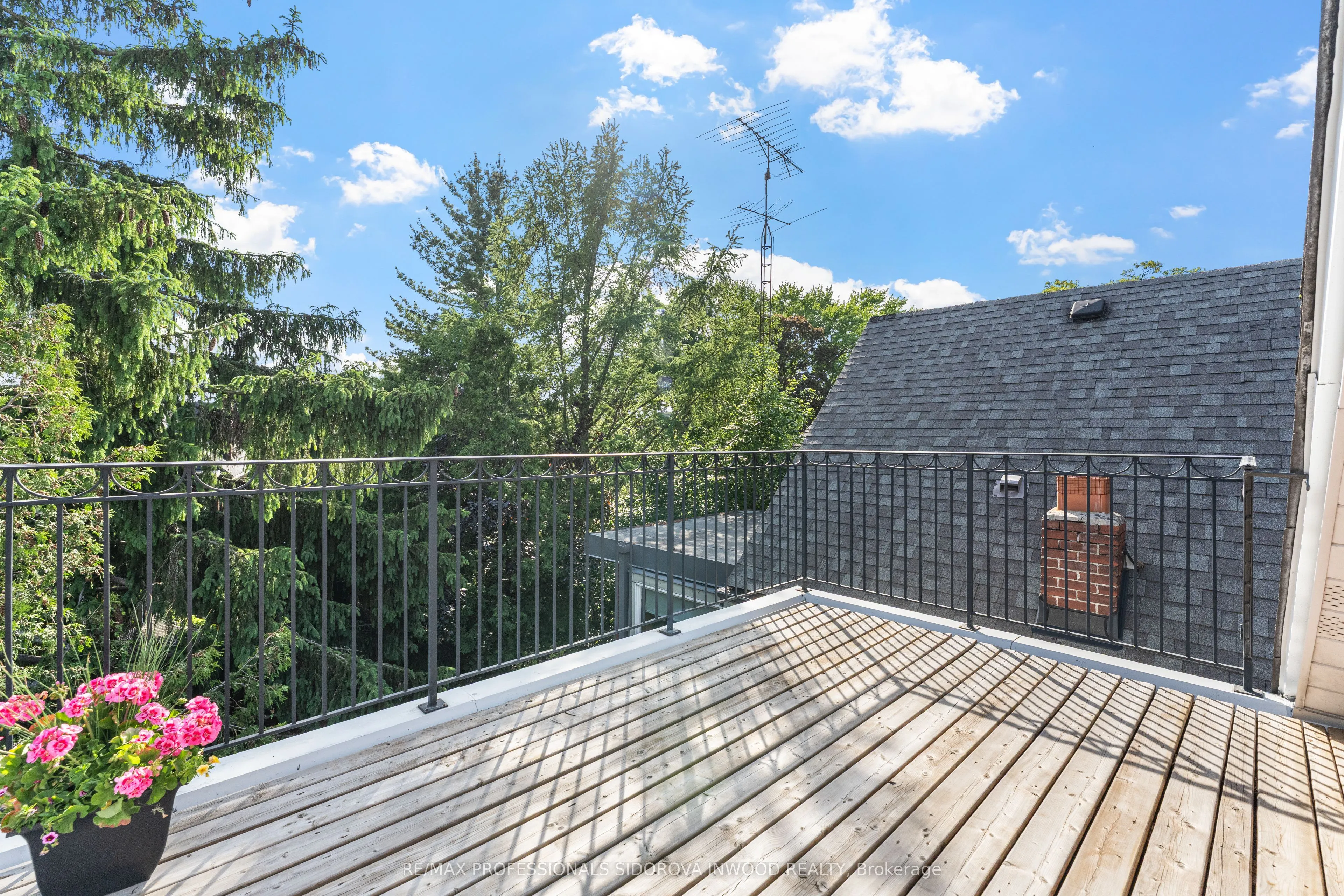 13 Evelyn Crescent