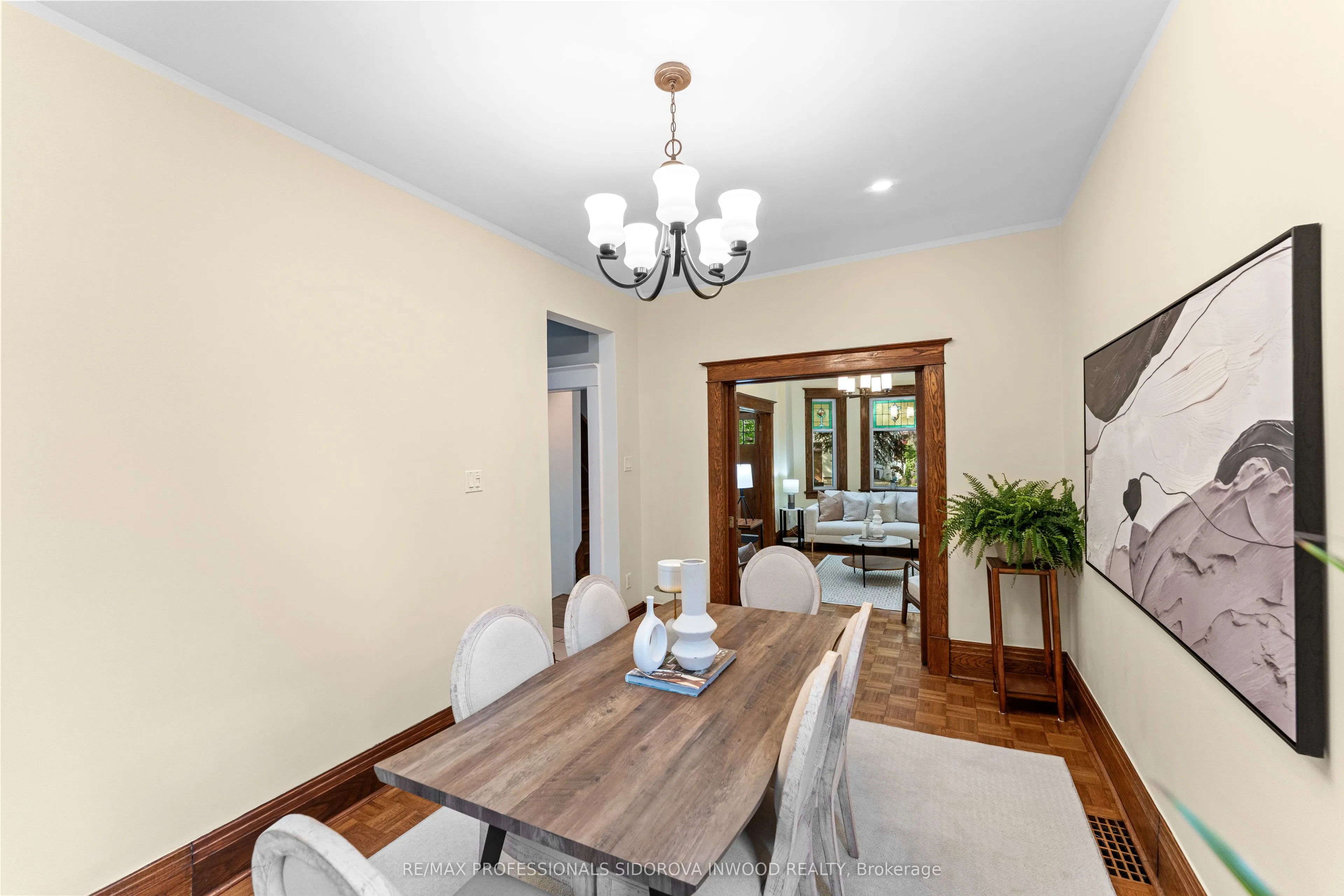 13 Evelyn Crescent