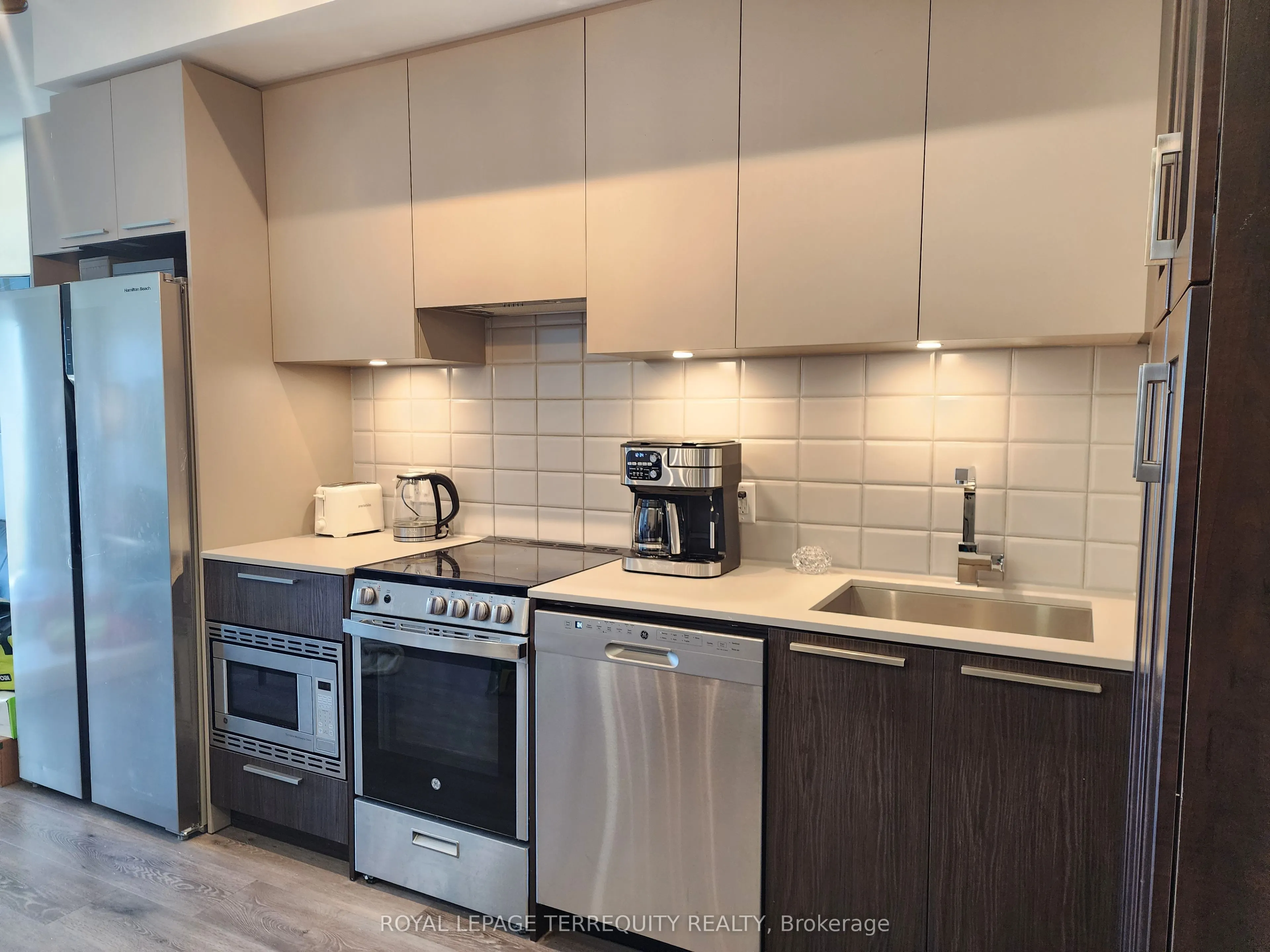 4208 Dundas Street W #610