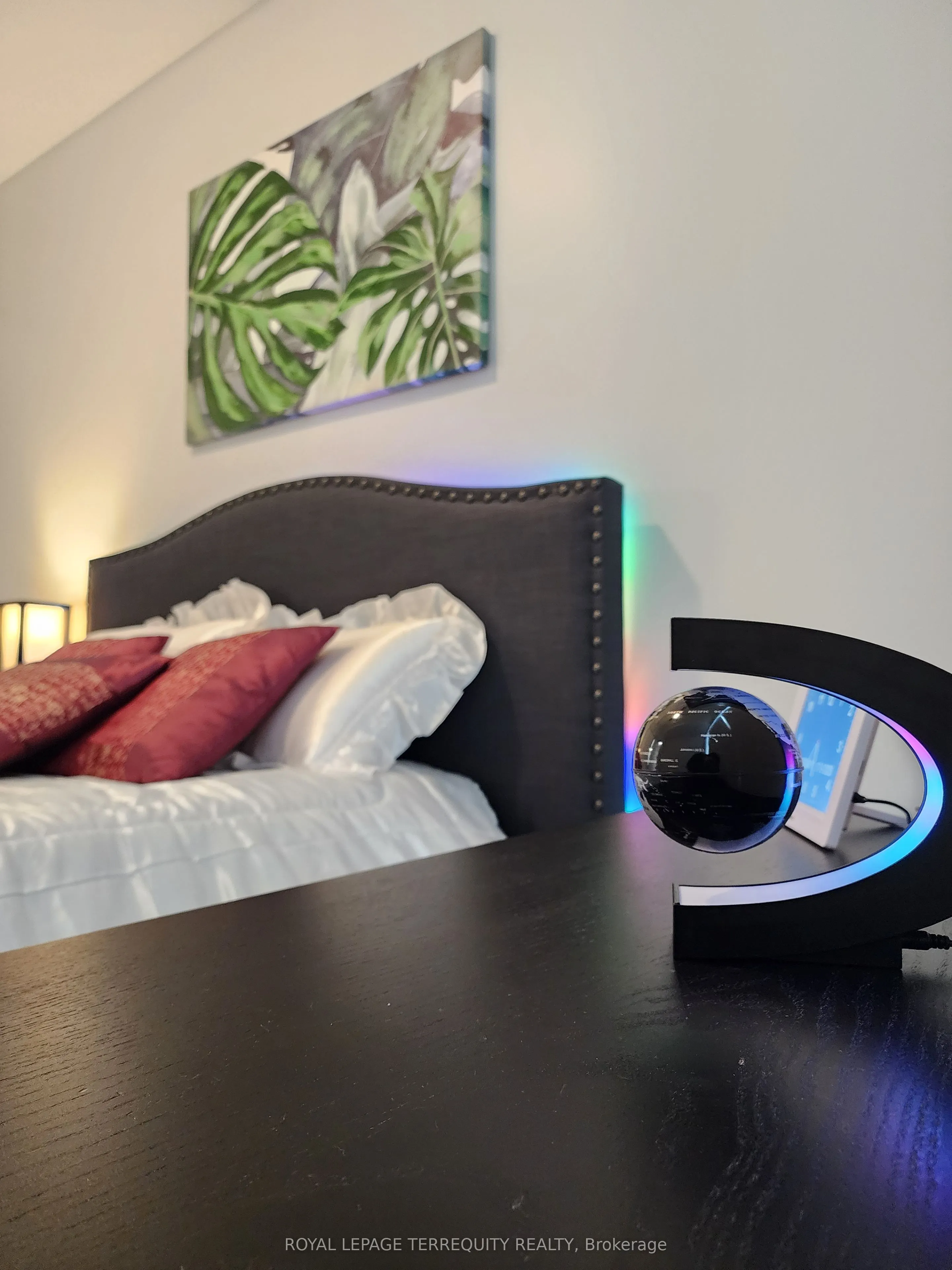 4208 Dundas Street W #610