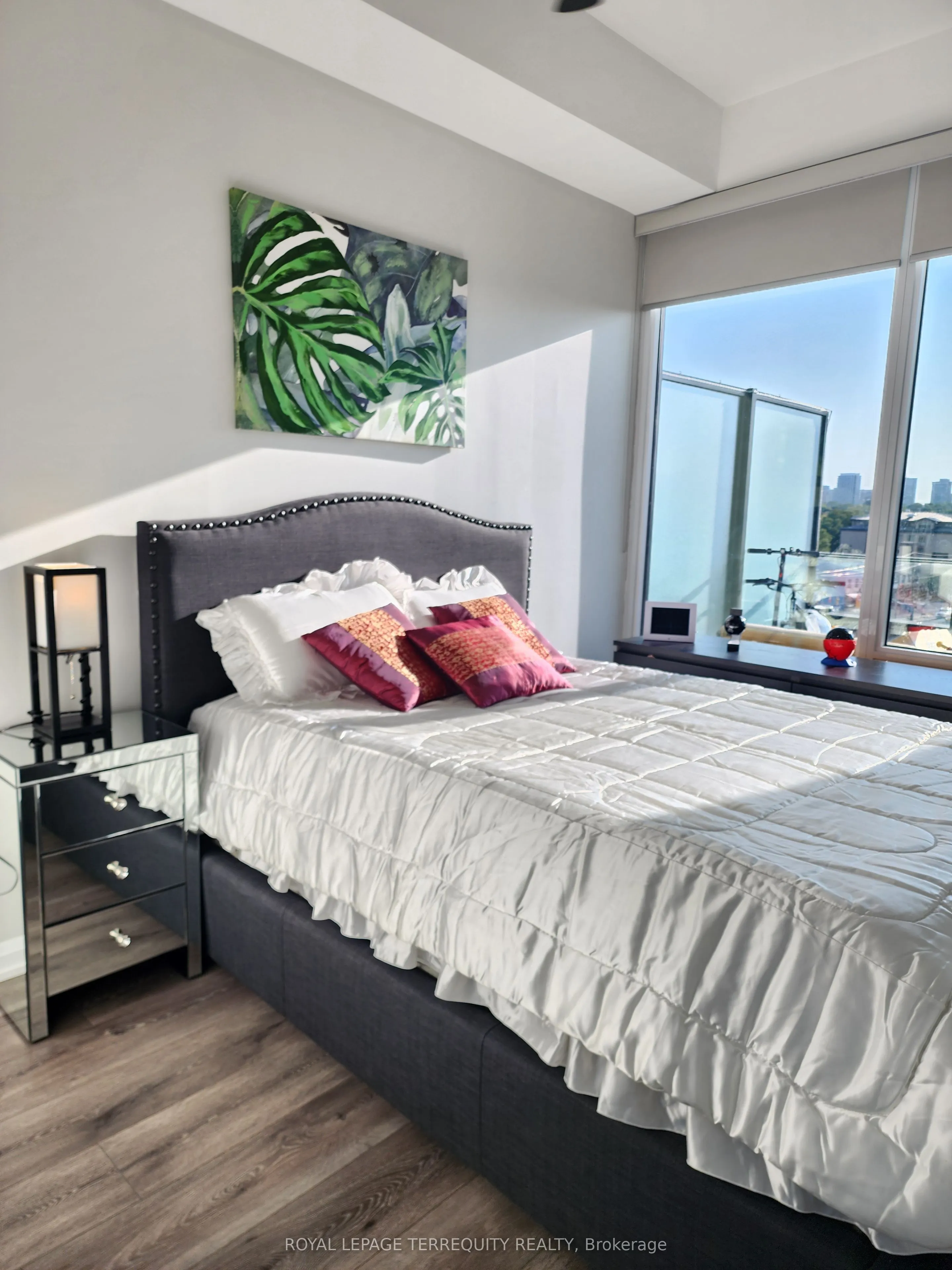 4208 Dundas Street W #610