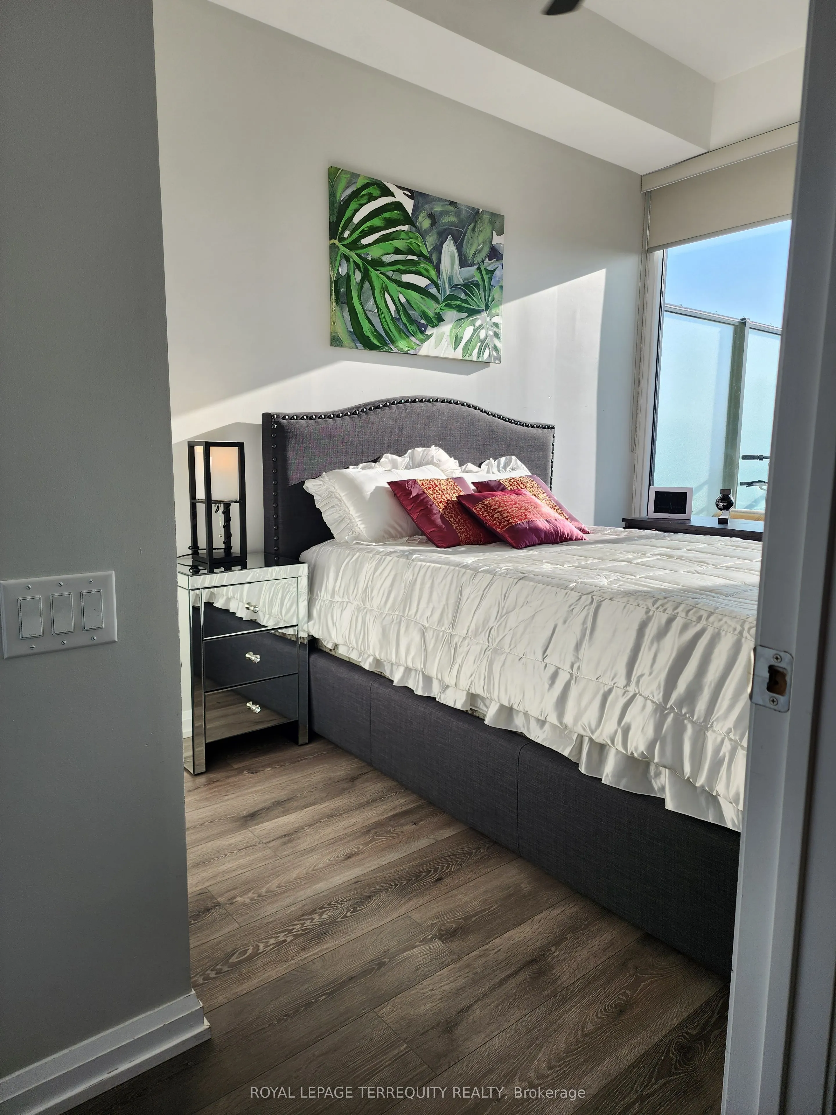 4208 Dundas Street W #610