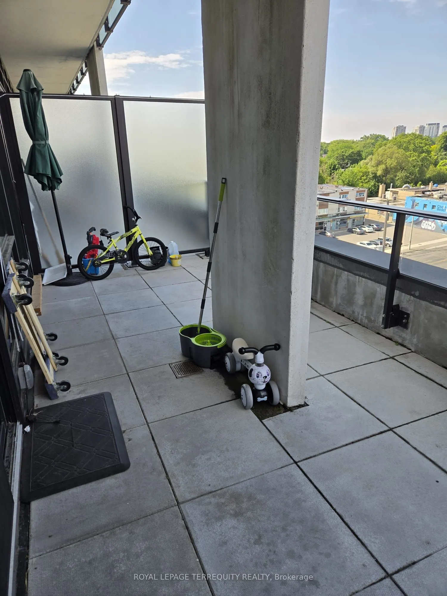 4208 Dundas Street W #610