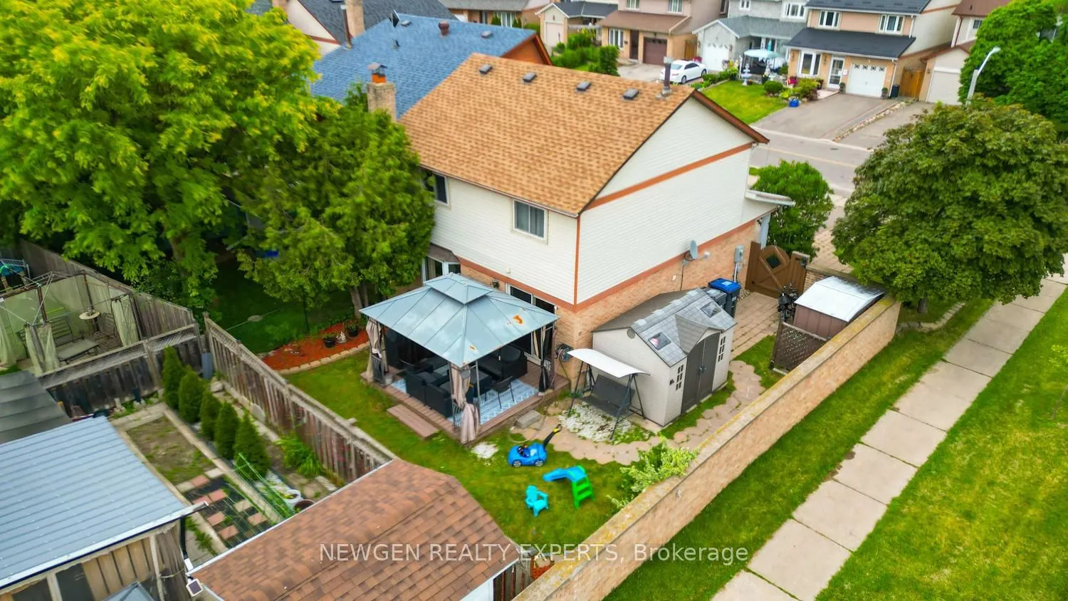 1 Wolverton Crescent