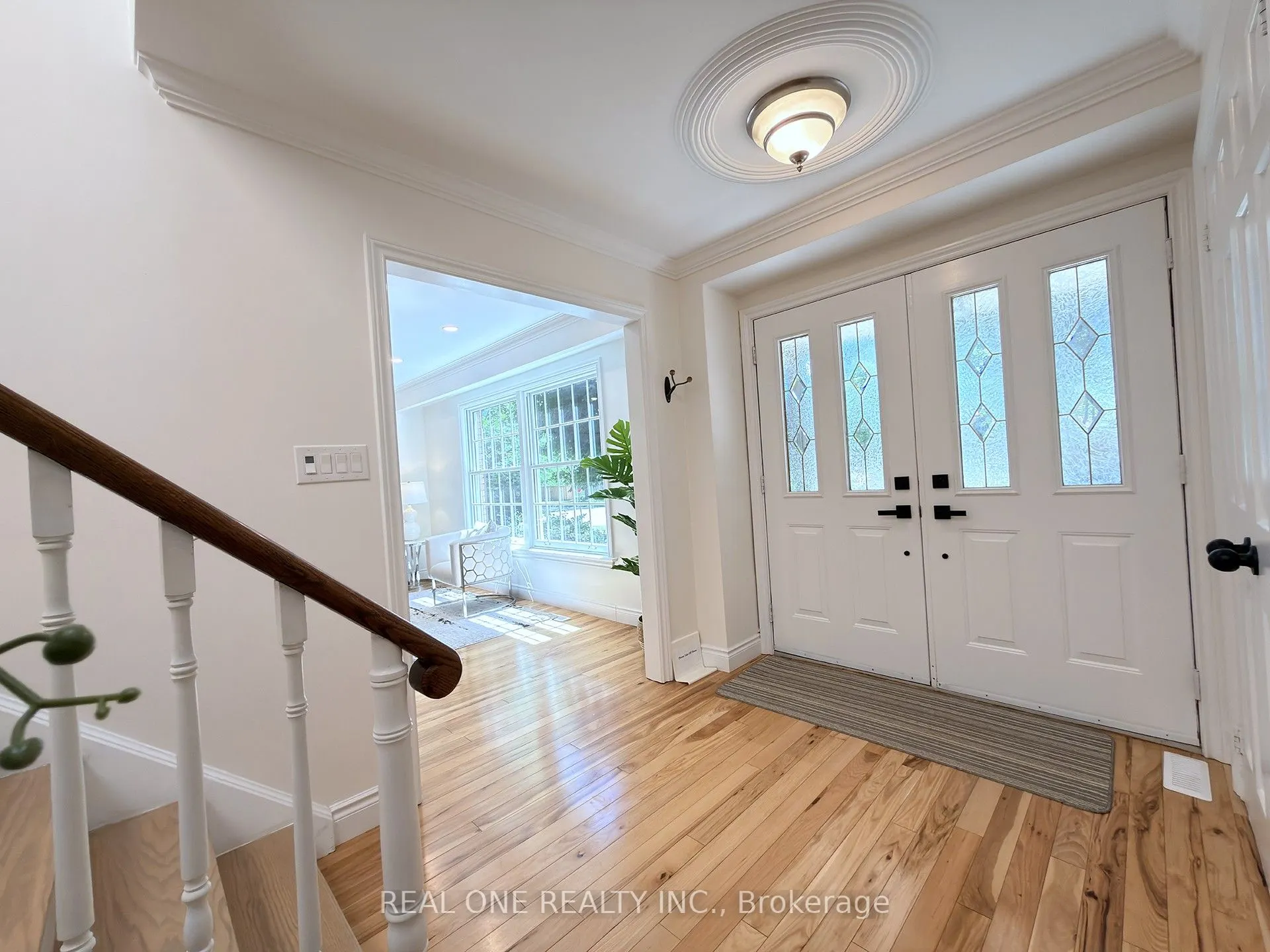 1585 Crombie Road