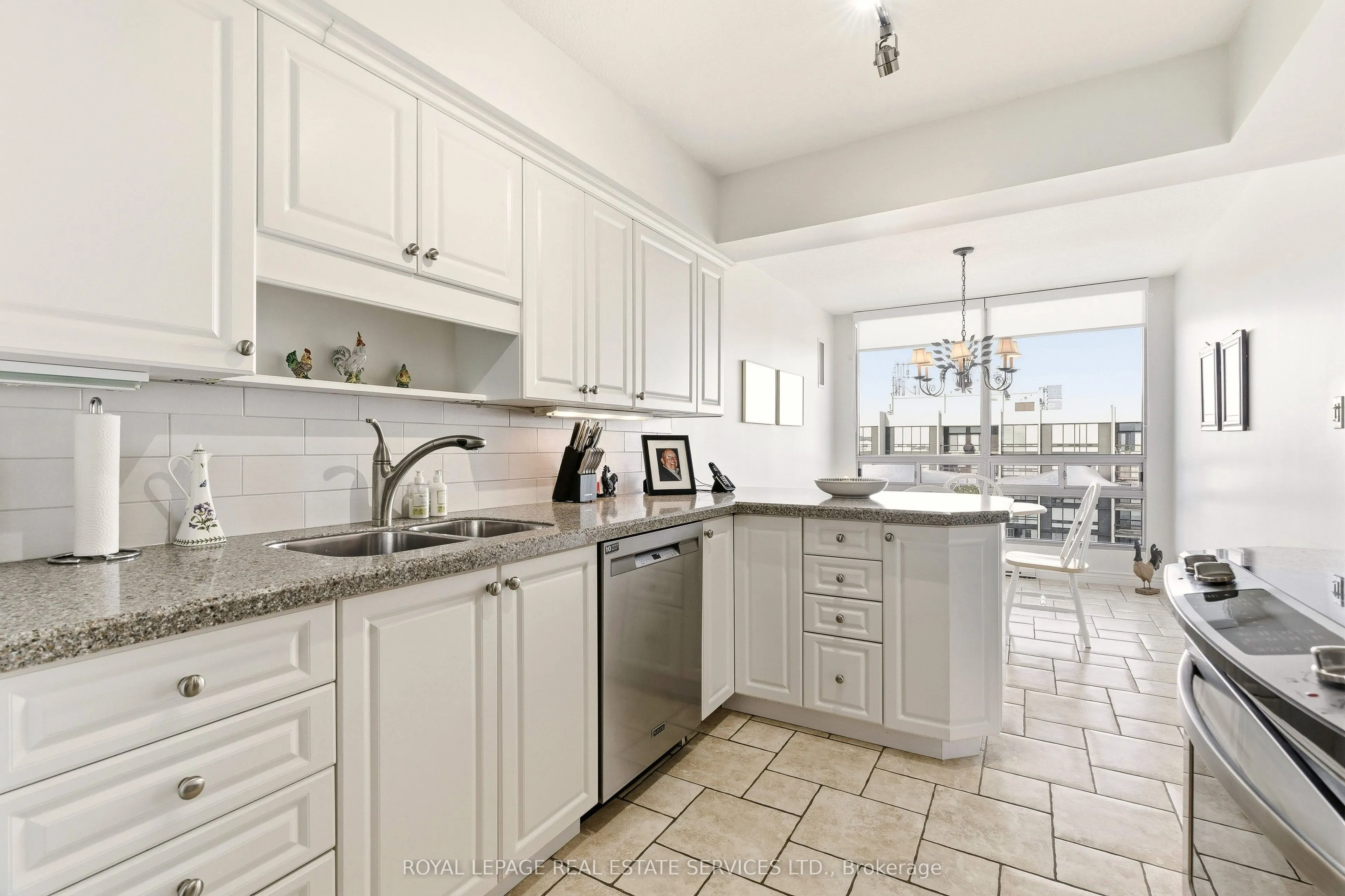 2180 Marine Drive #1602