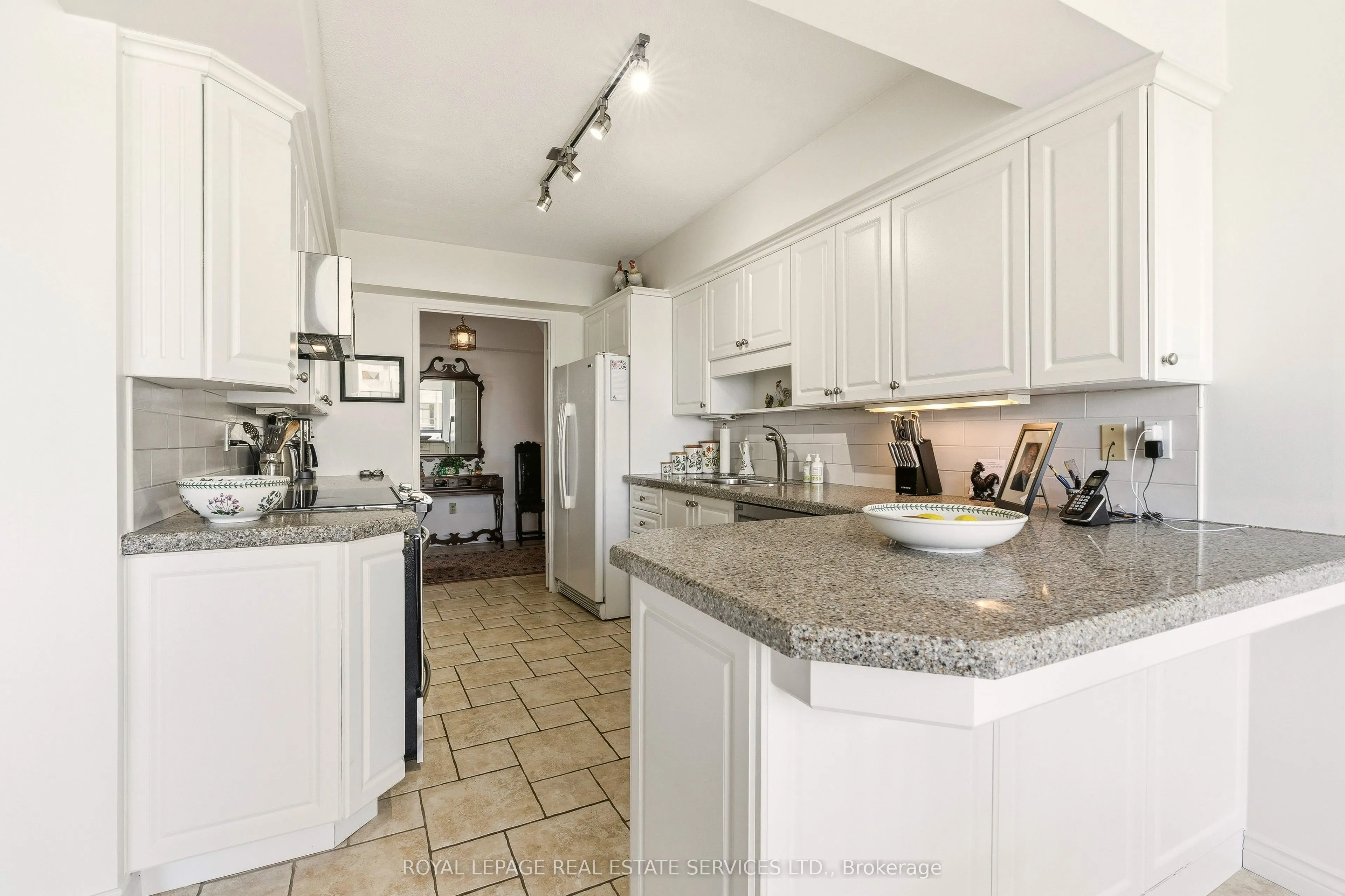 2180 Marine Drive #1602