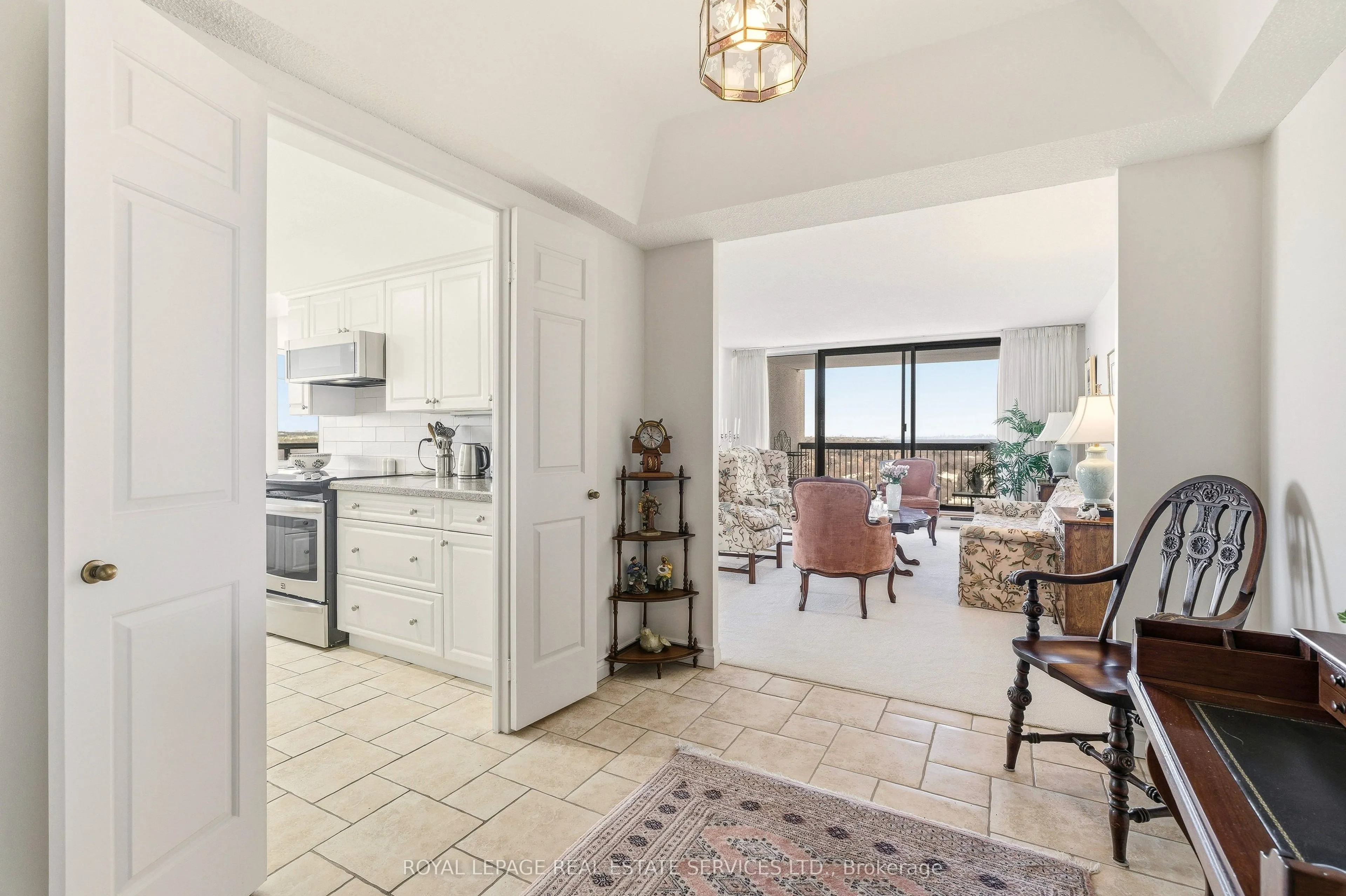 2180 Marine Drive #1602