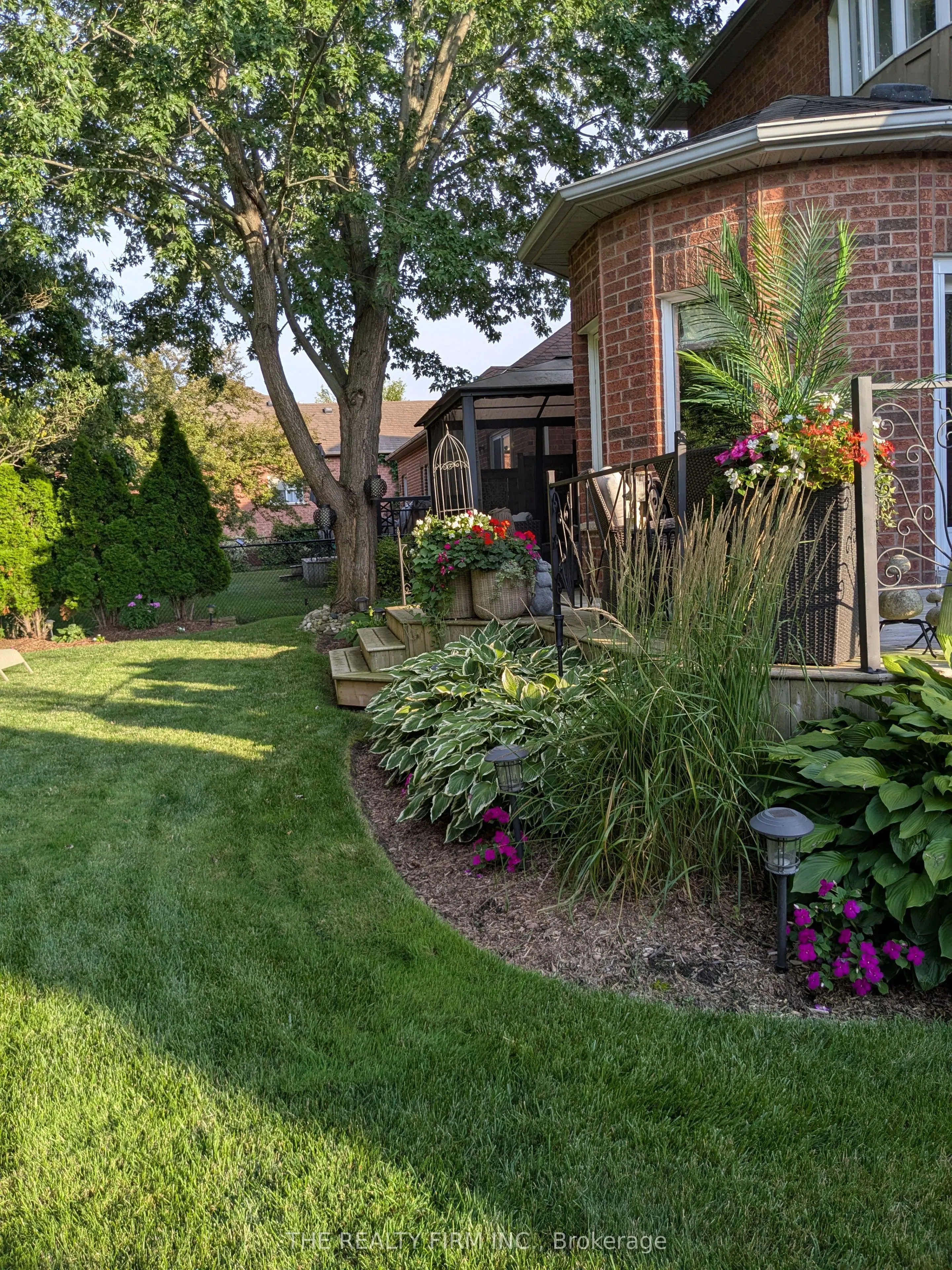 3 Cliffcrest Court