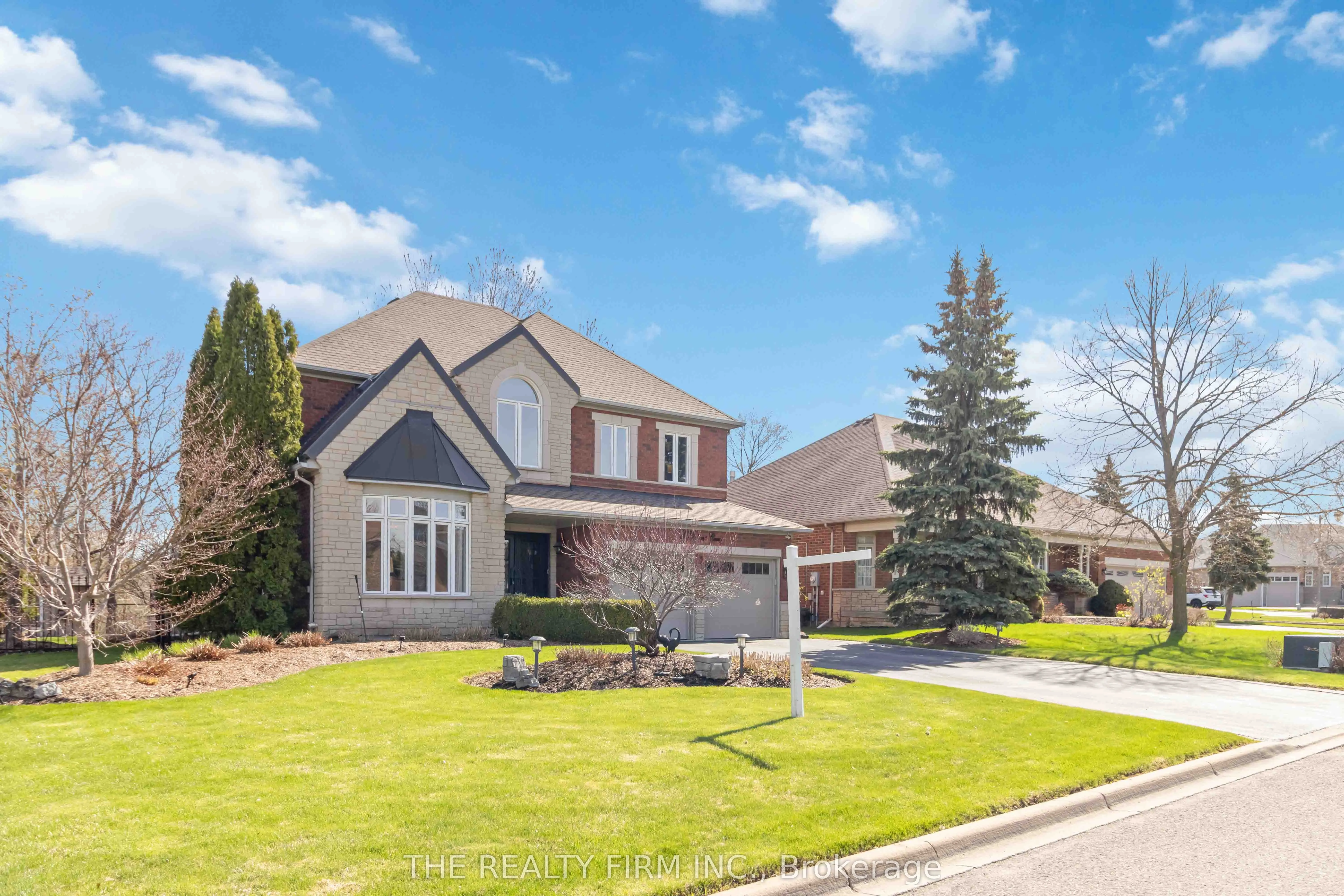 3 Cliffcrest Court
