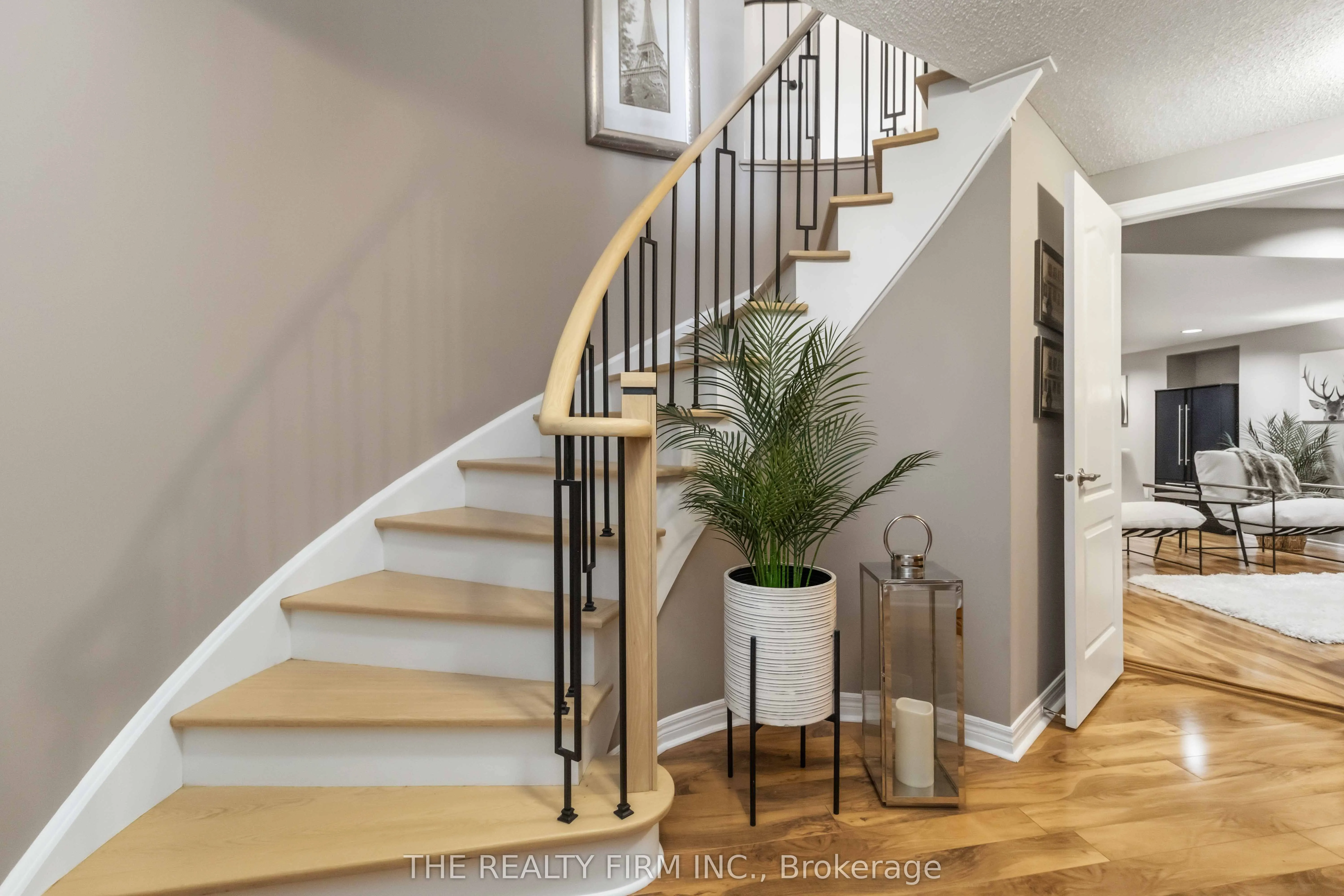 3 Cliffcrest Court