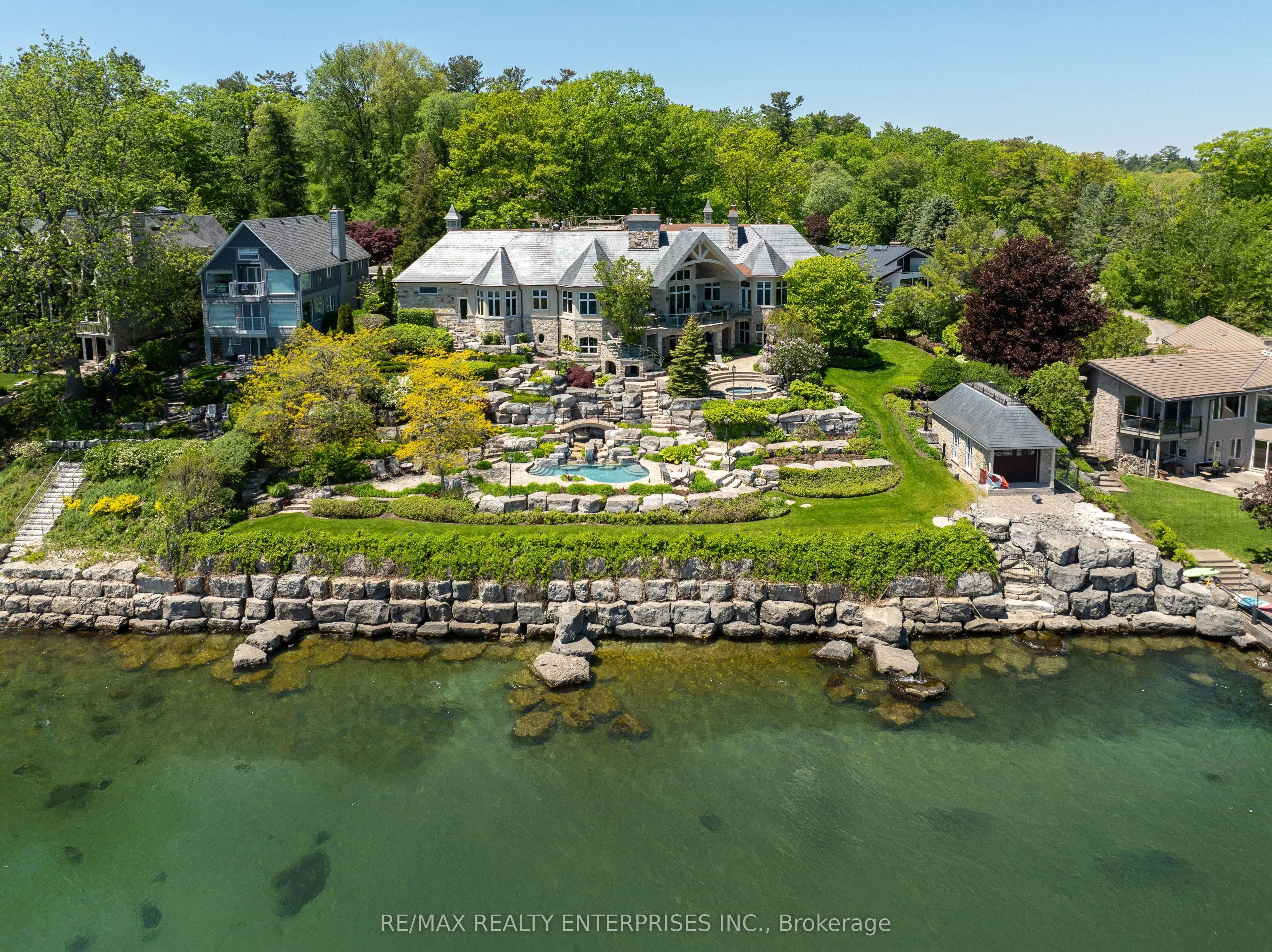 872 Whittier Crescent
