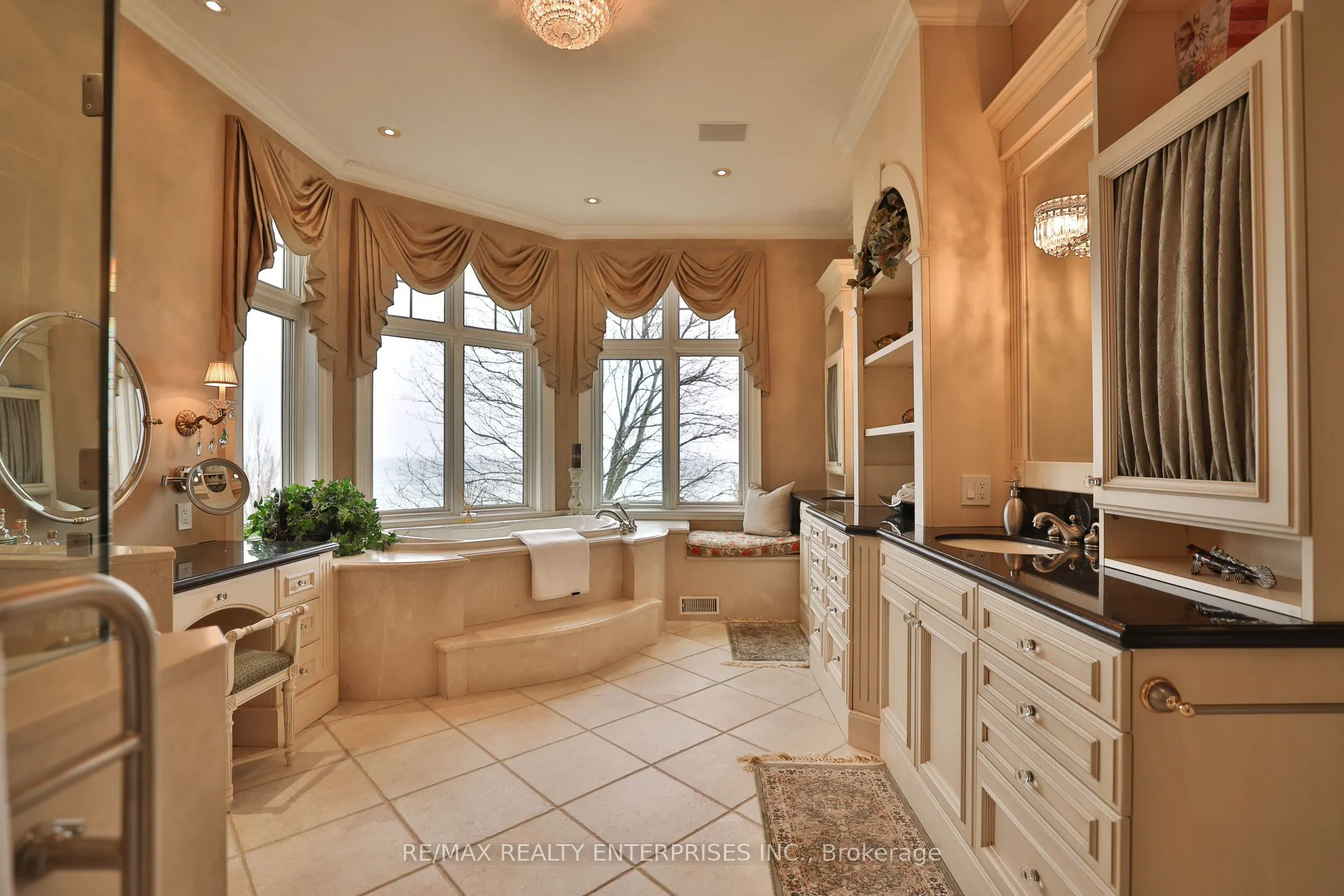 872 Whittier Crescent