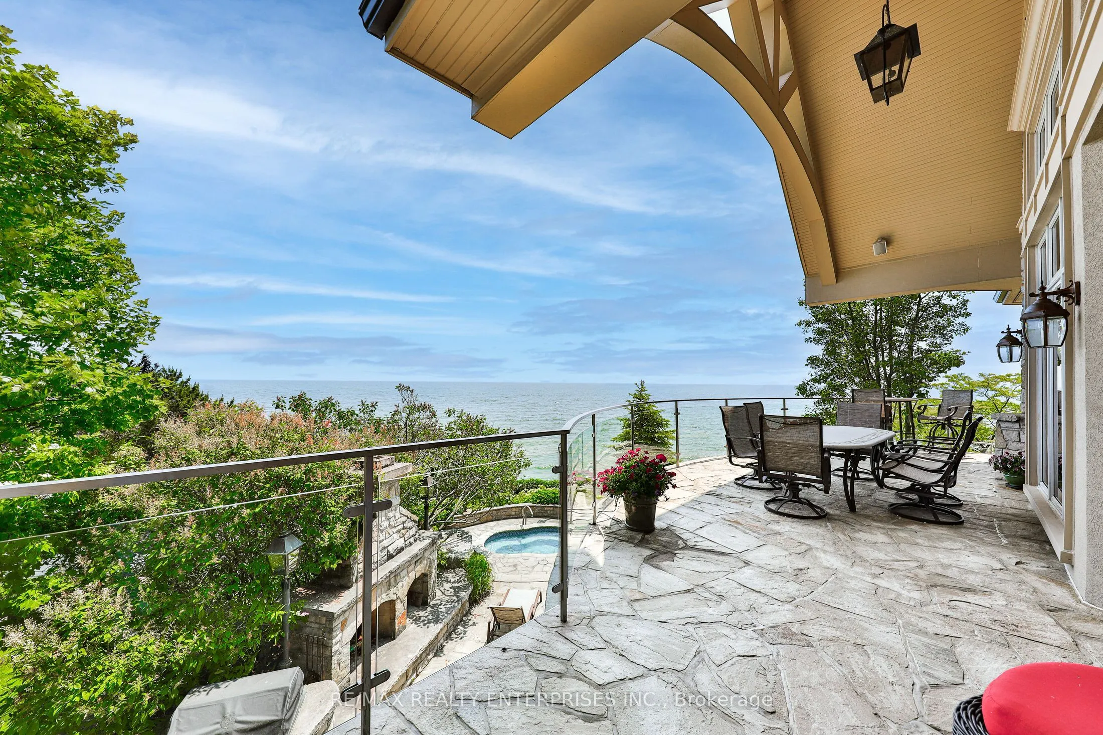 872 Whittier Crescent