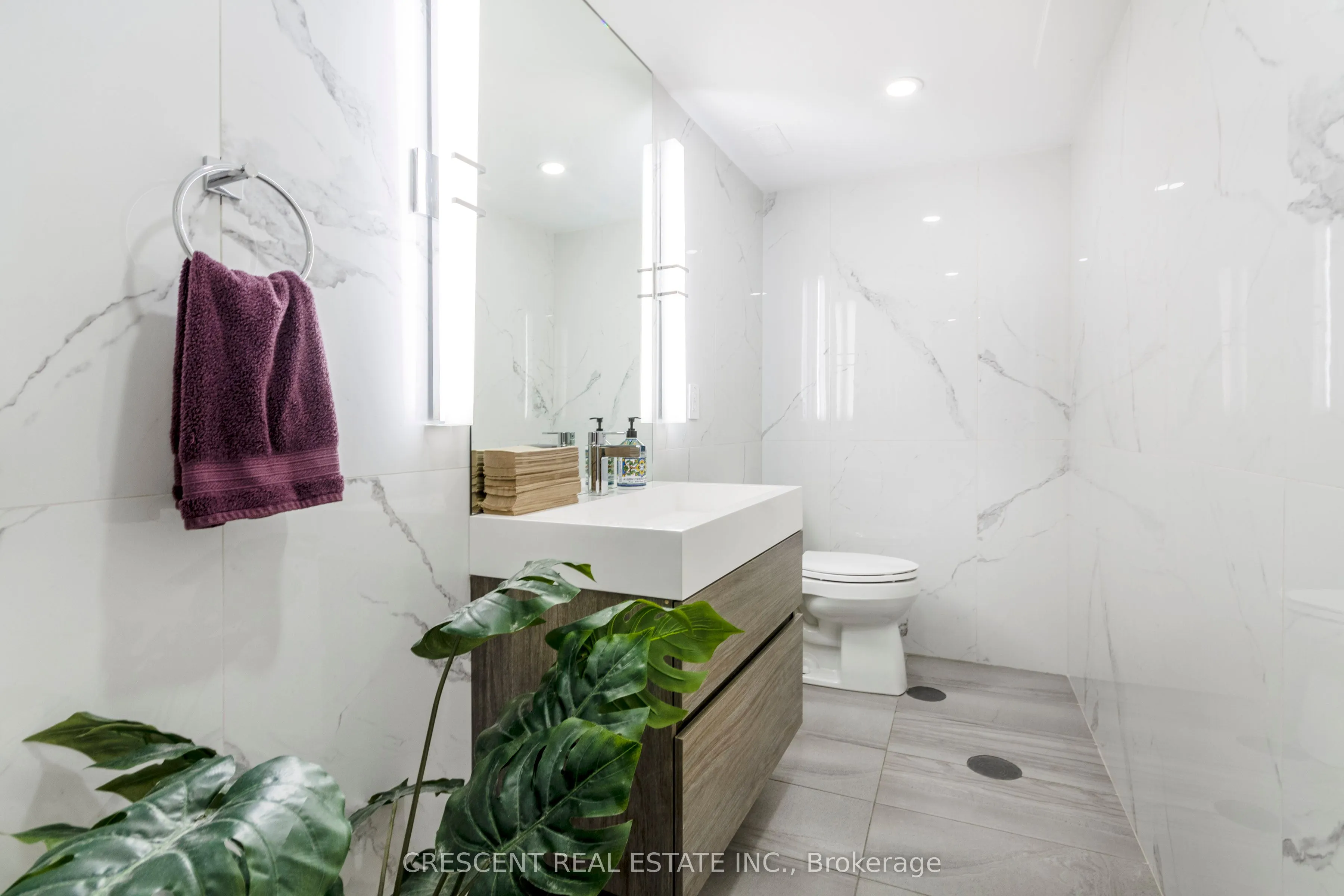 347 Jane Street #Cubicle 4