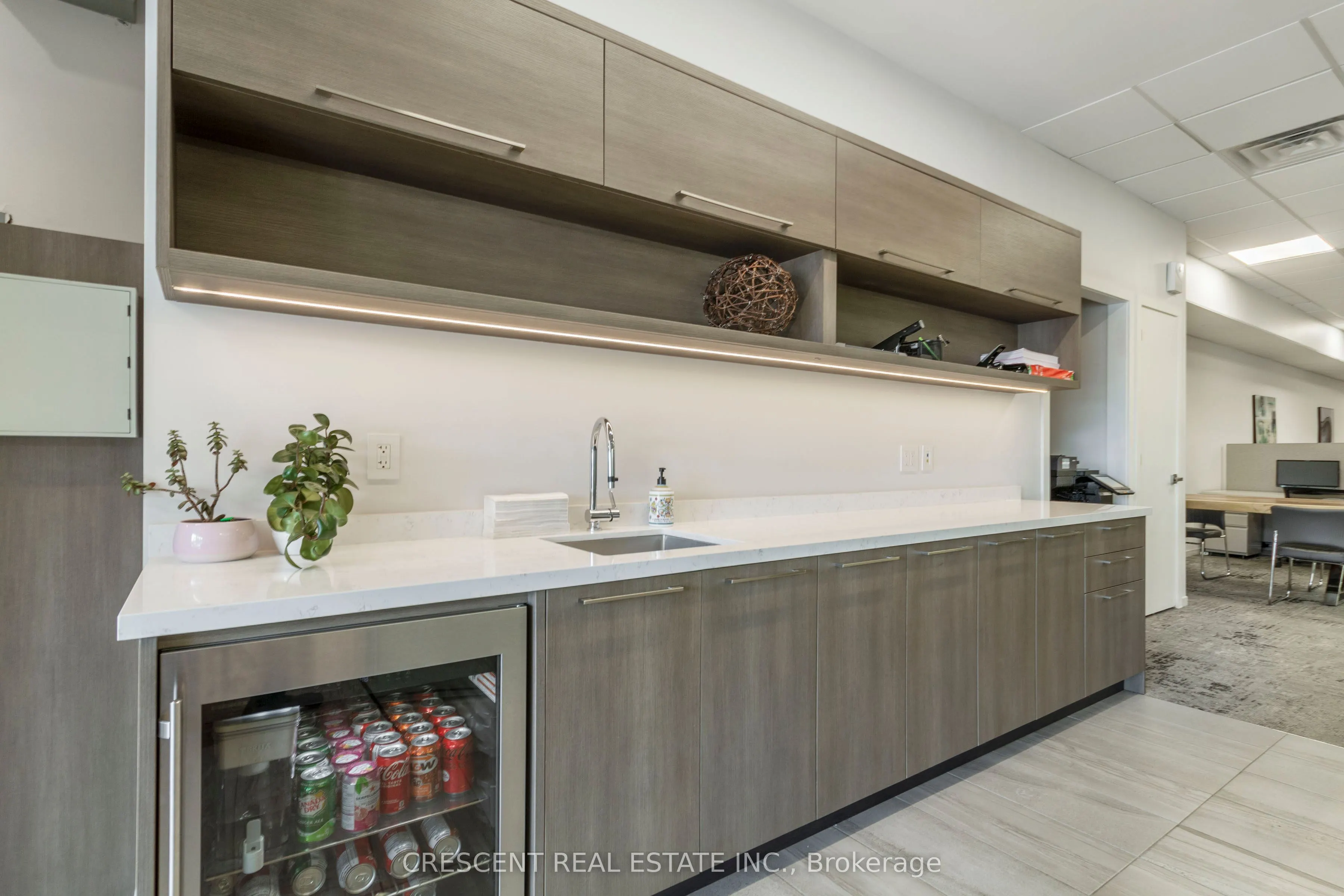 347 Jane Street #Cubicle 4