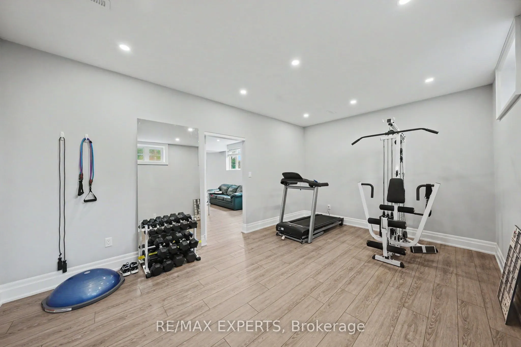 4 Woodlot Court