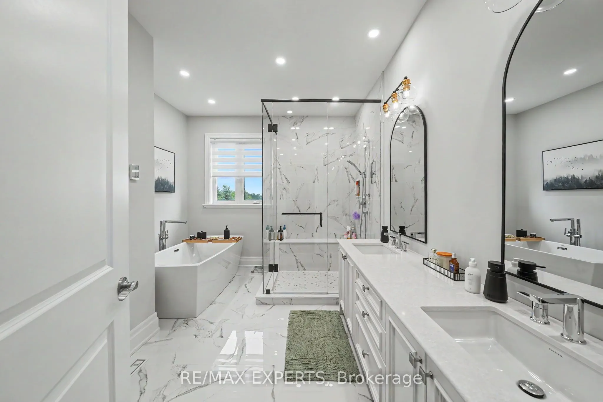 4 Woodlot Court