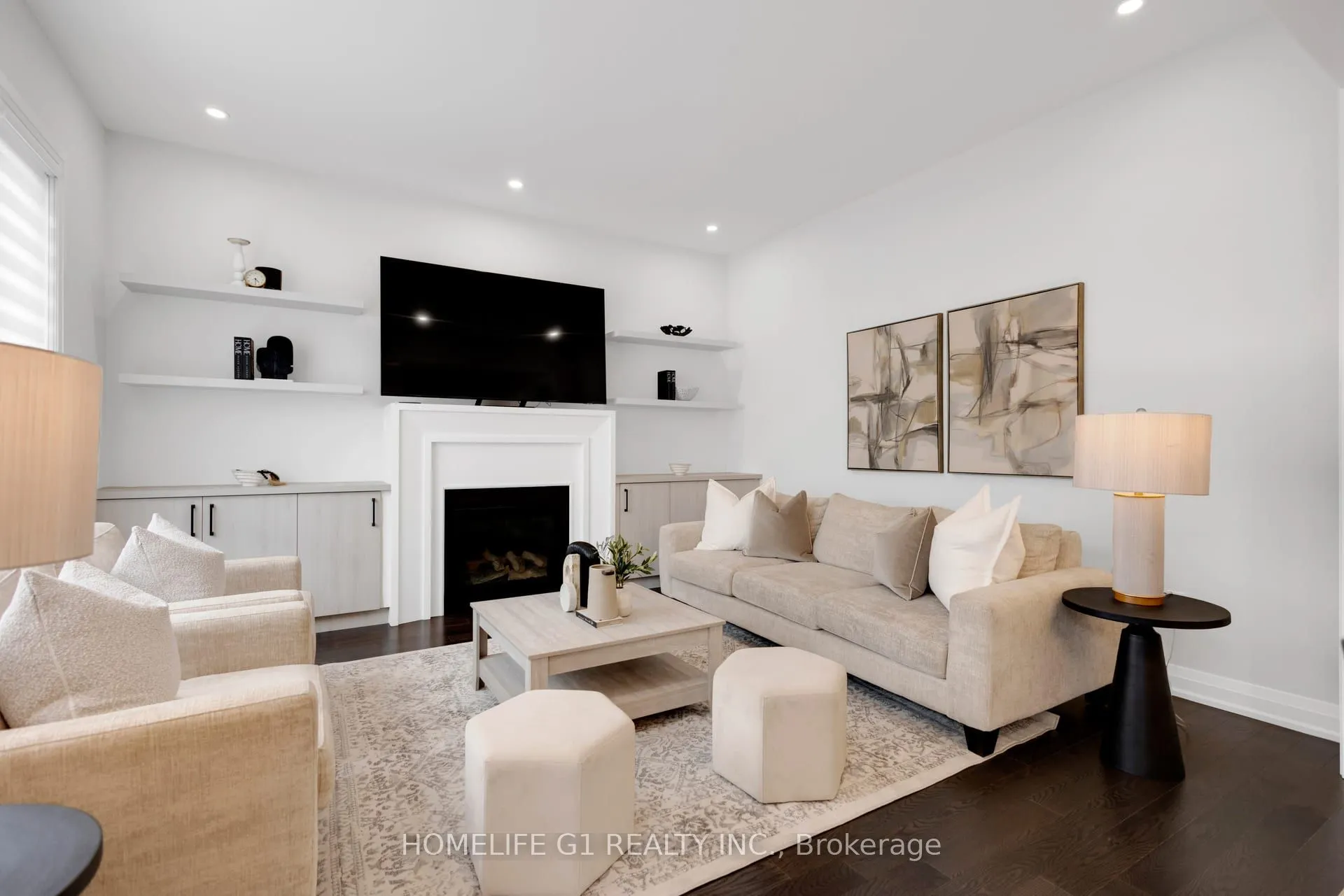 4044 Channing Crescent
