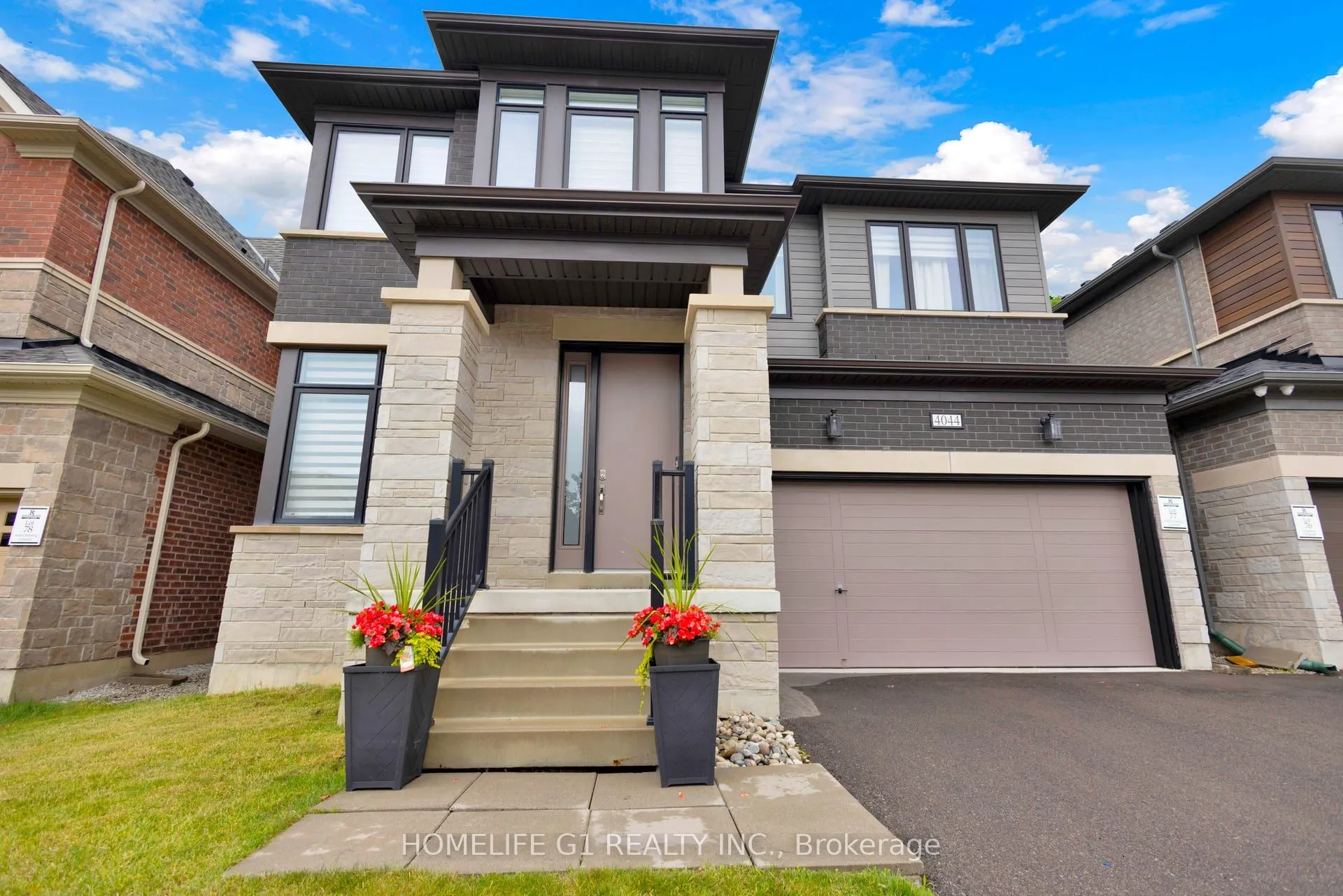4044 Channing Crescent