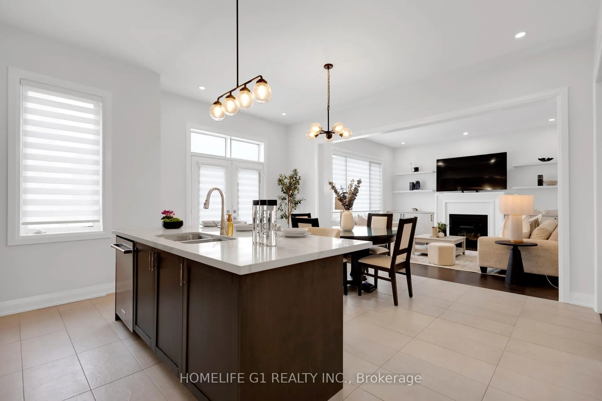 4044 Channing Crescent