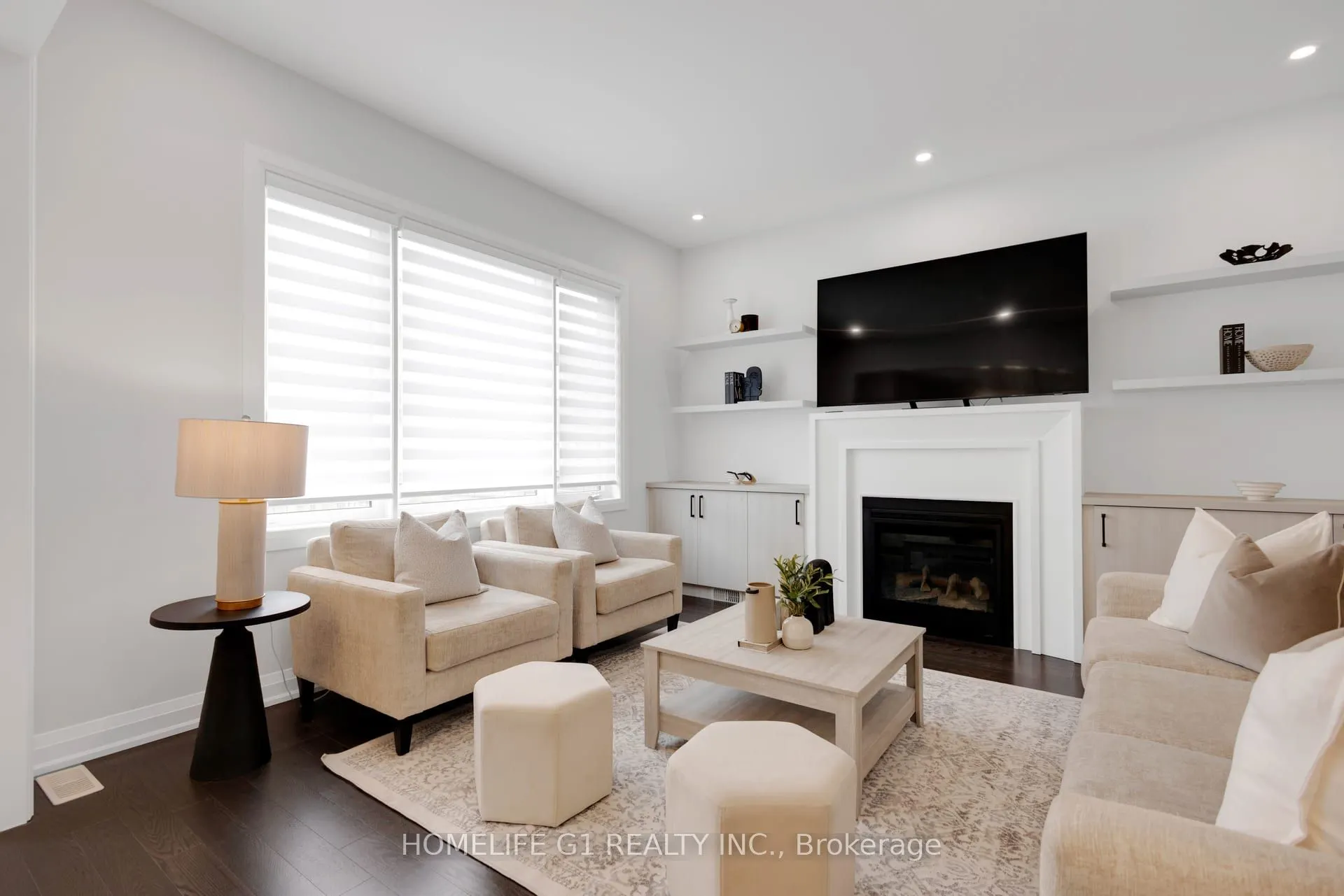 4044 Channing Crescent
