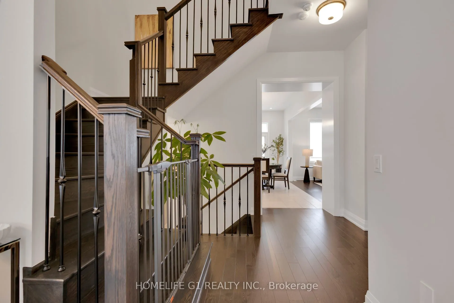 4044 Channing Crescent