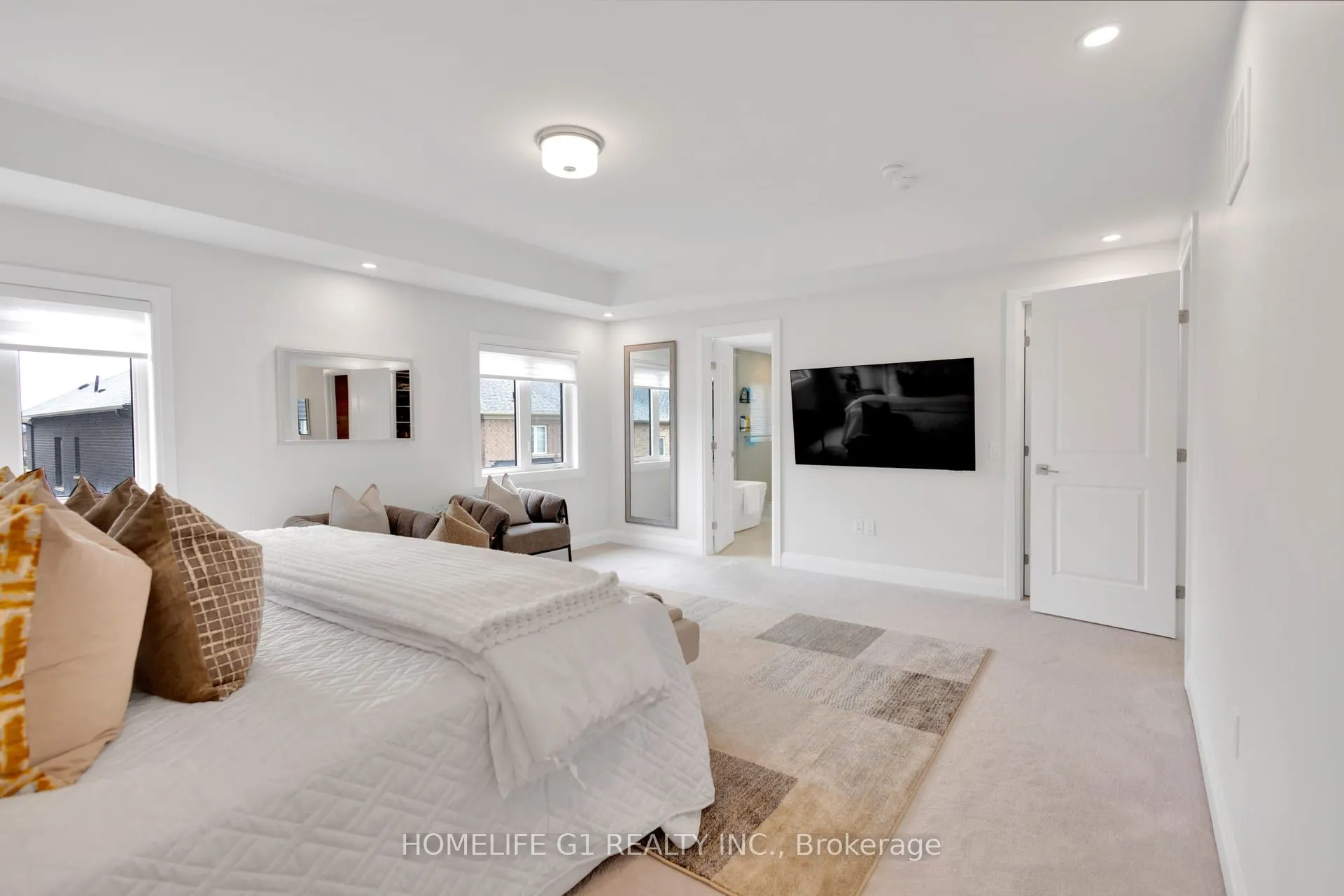 4044 Channing Crescent