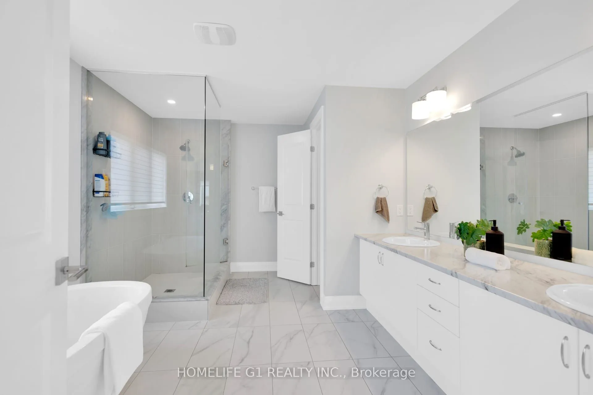4044 Channing Crescent