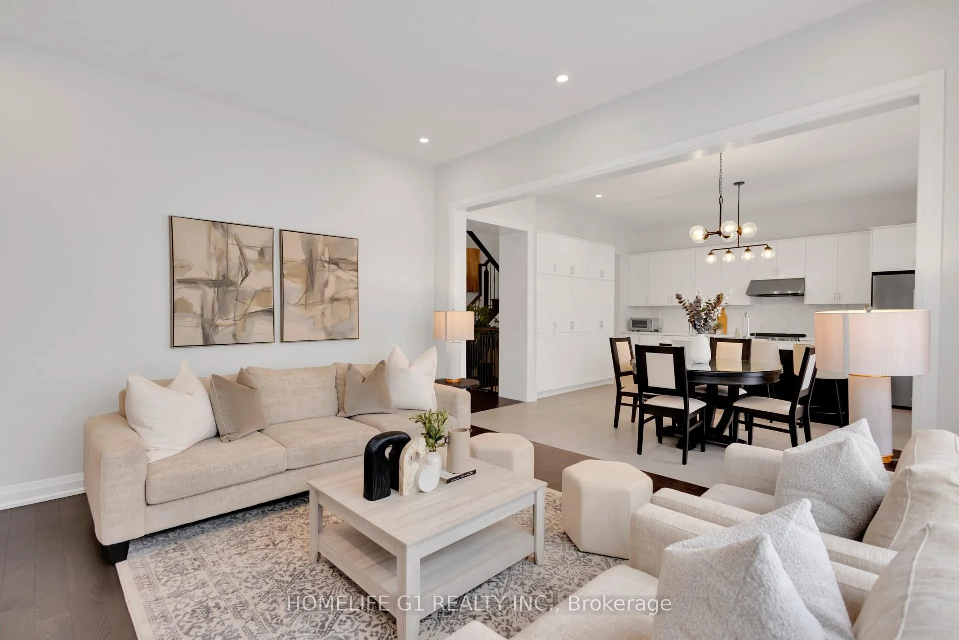 4044 Channing Crescent
