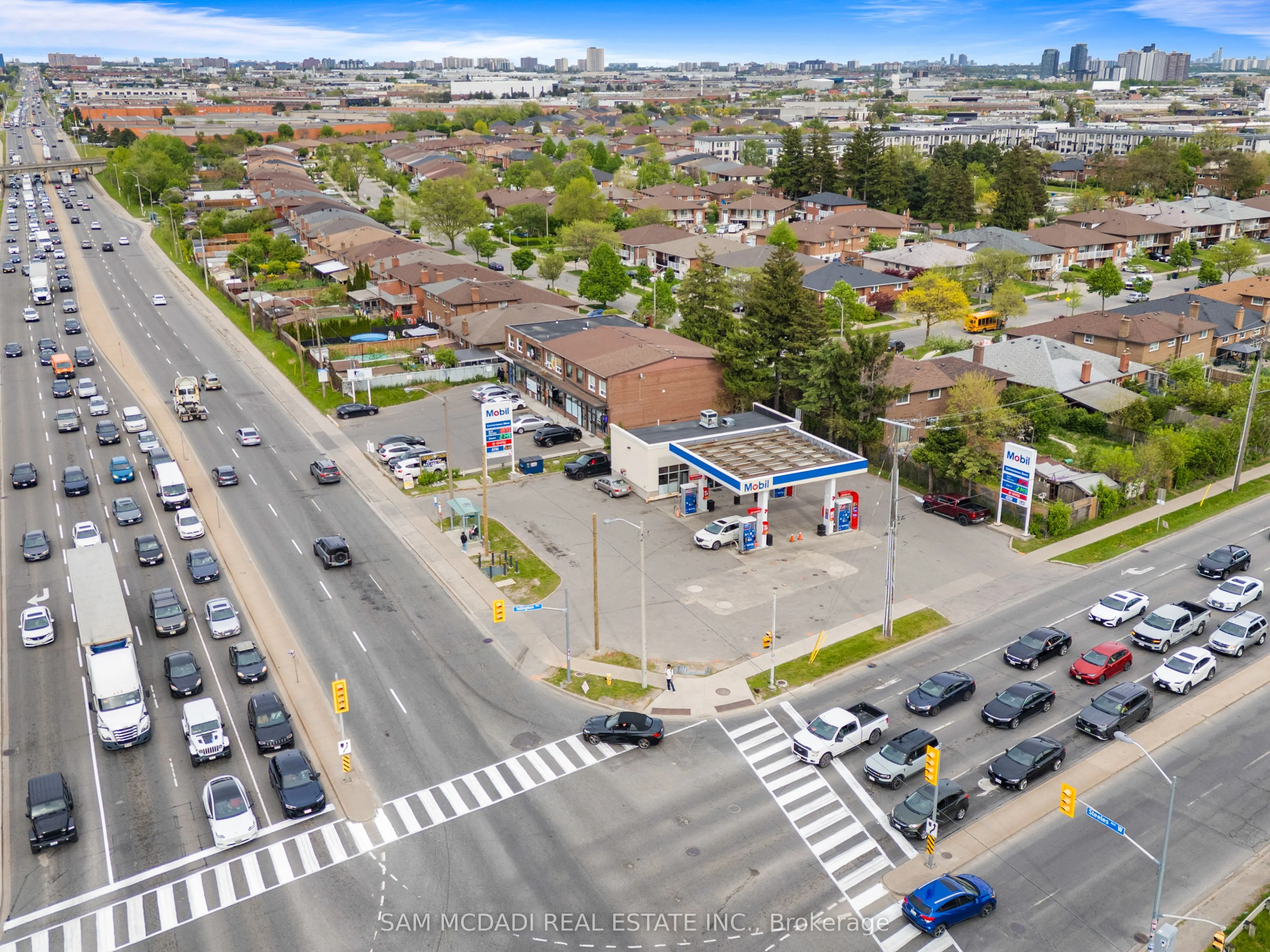 6199 Steeles Avenue W