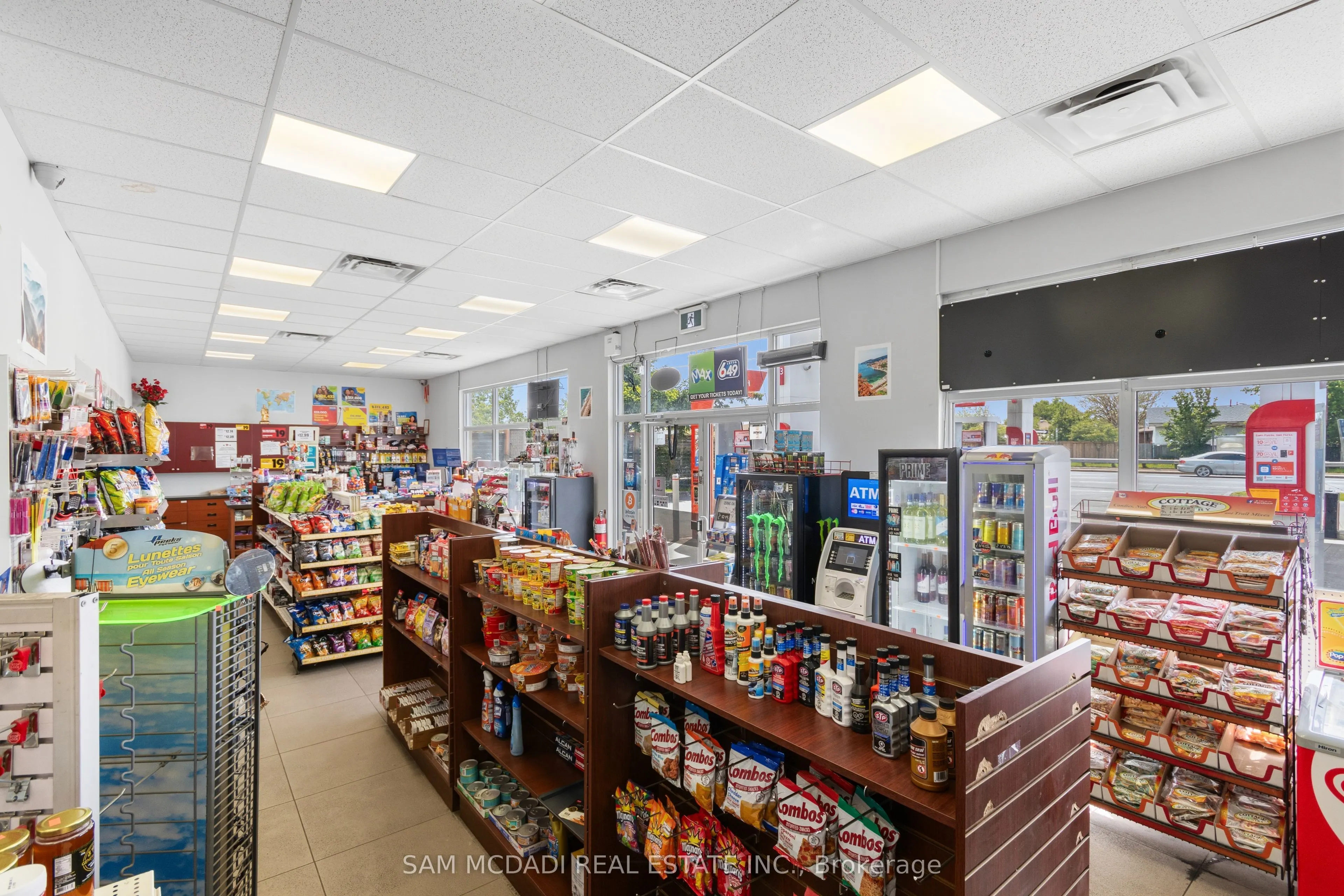 6199 Steeles Avenue W