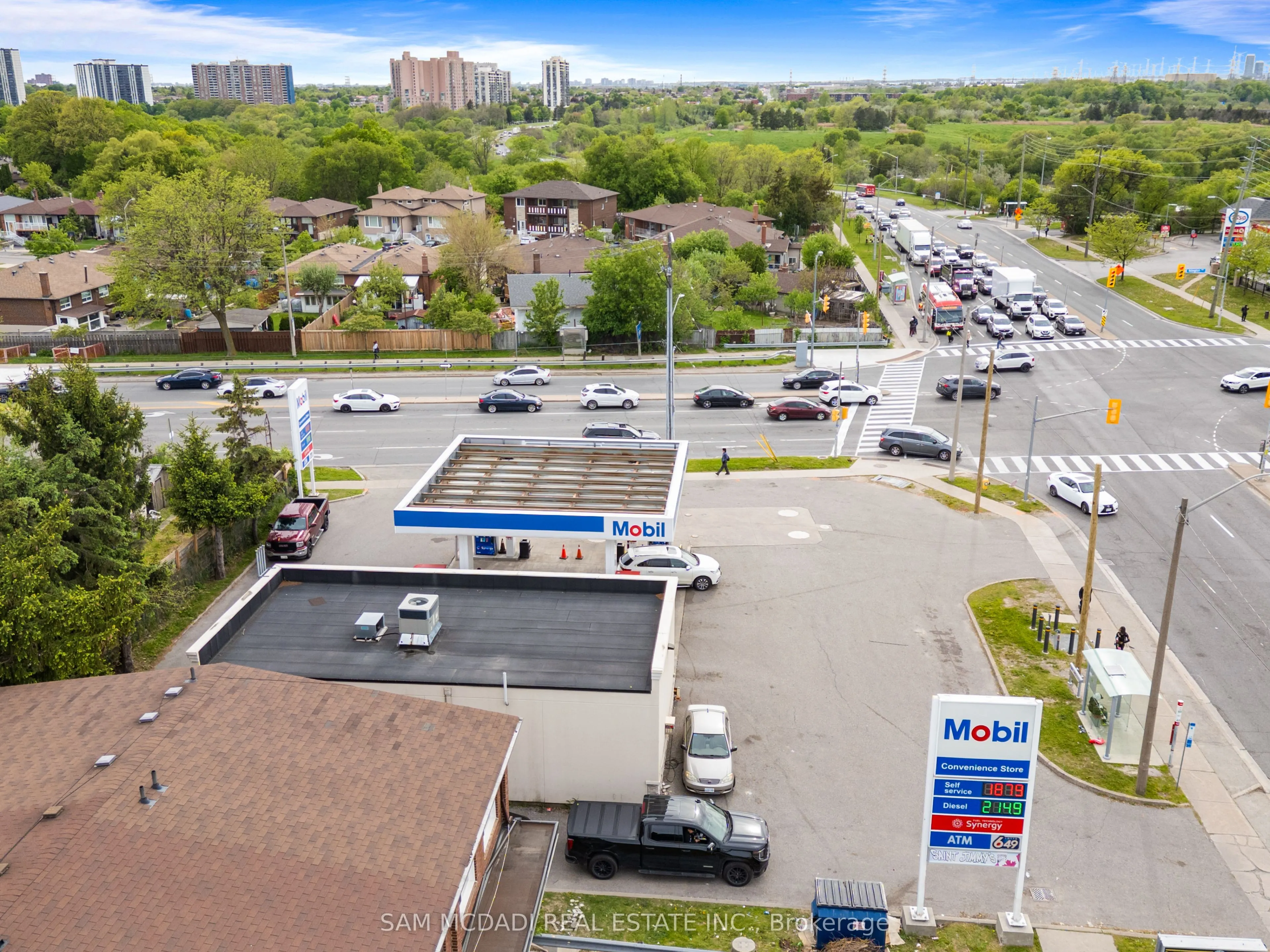 6199 Steeles Avenue W