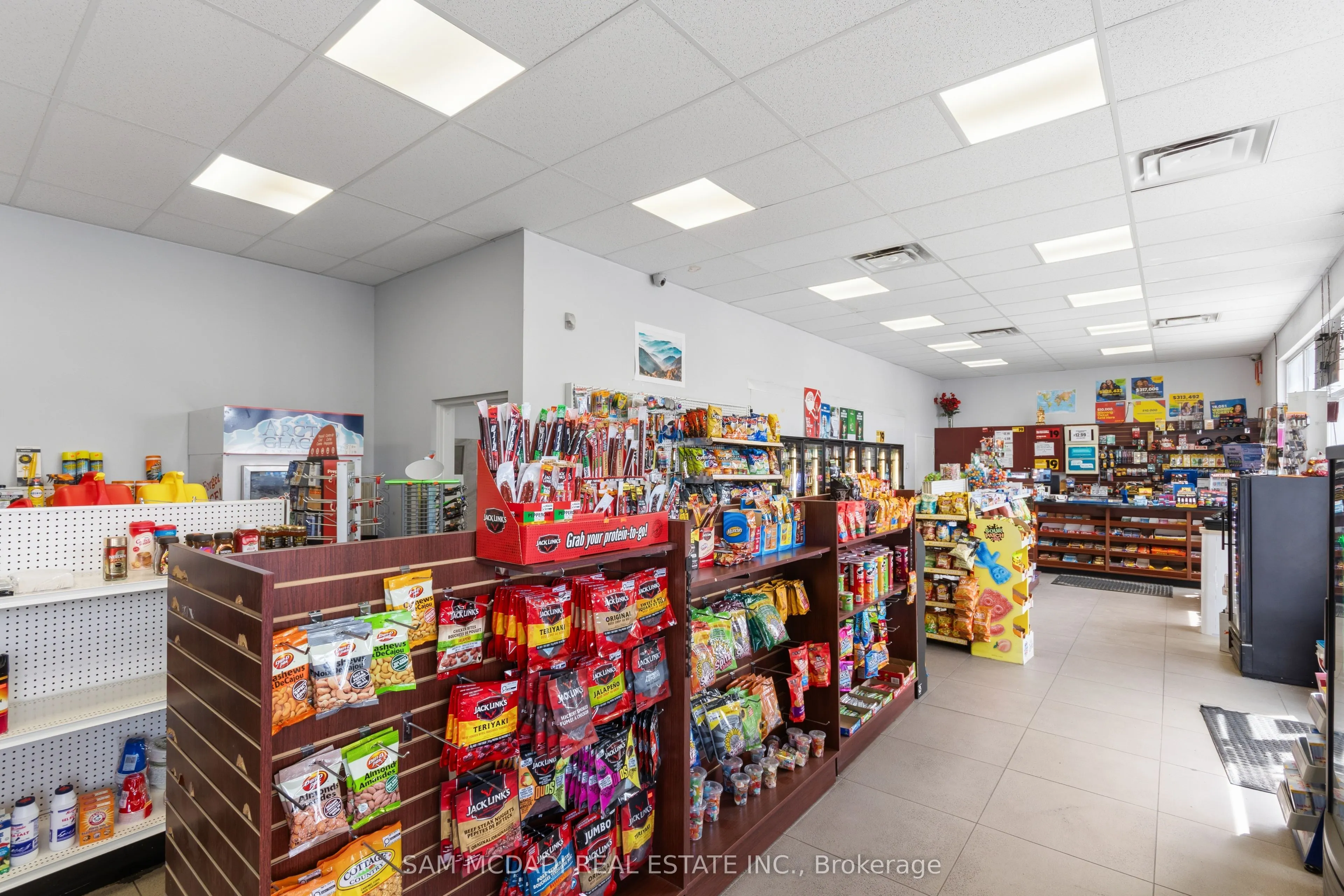 6199 Steeles Avenue W