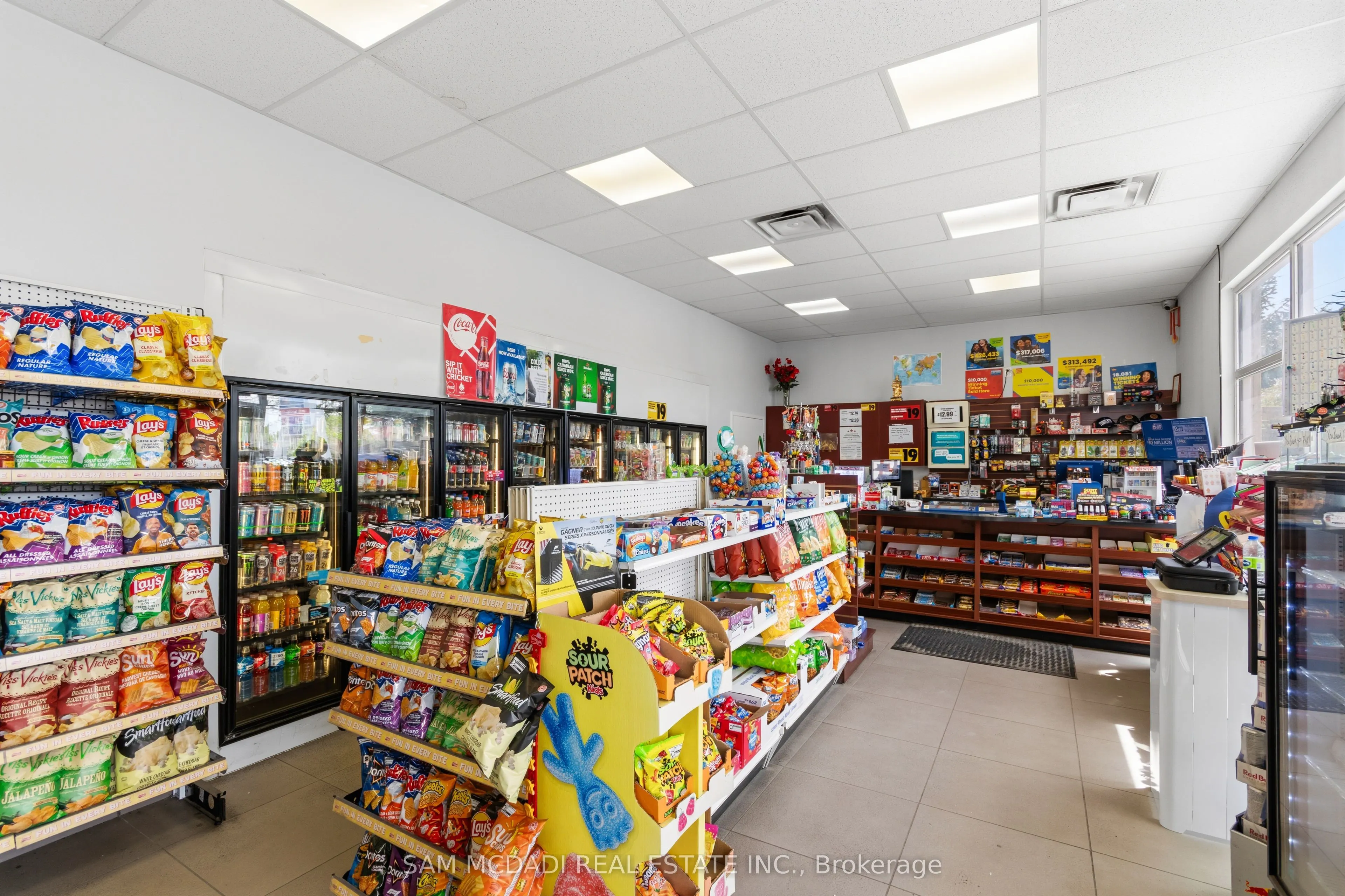 6199 Steeles Avenue W