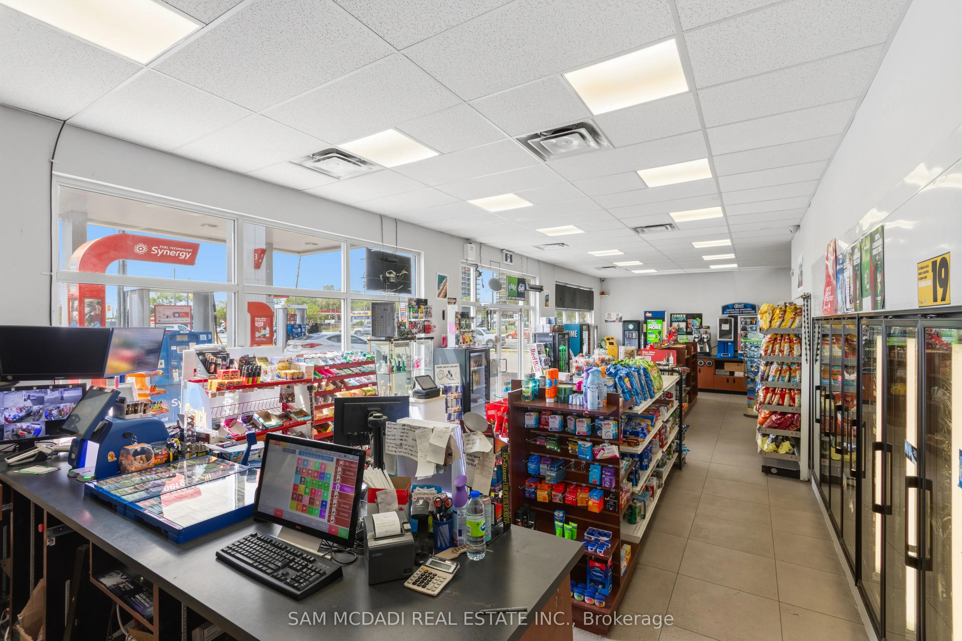 6199 Steeles Avenue W