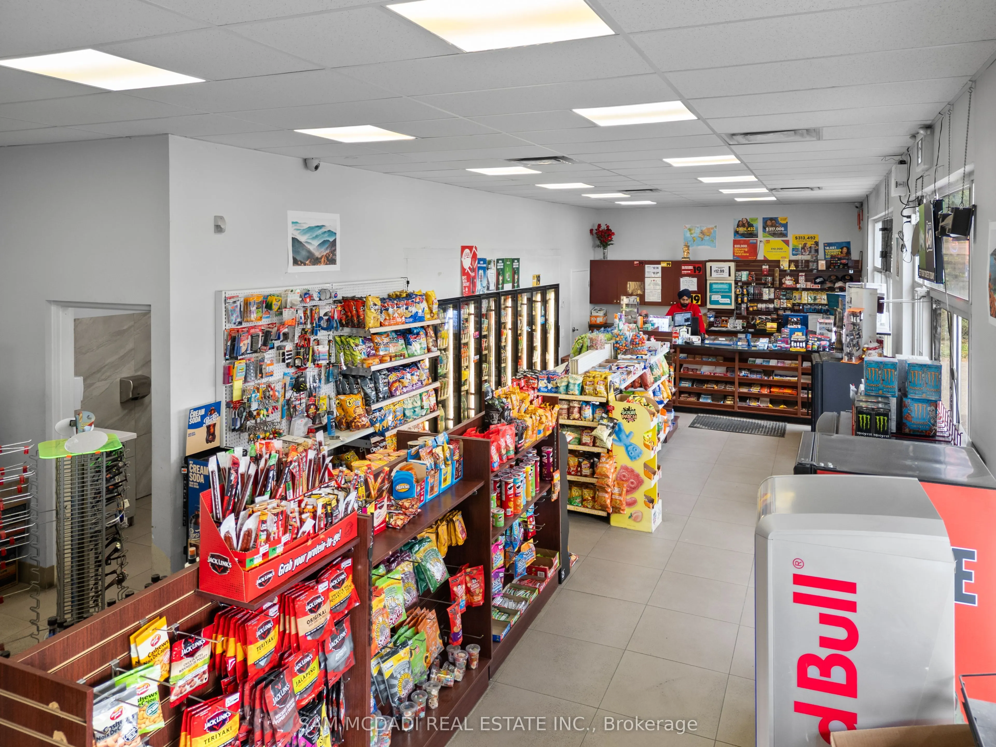 6199 Steeles Avenue W