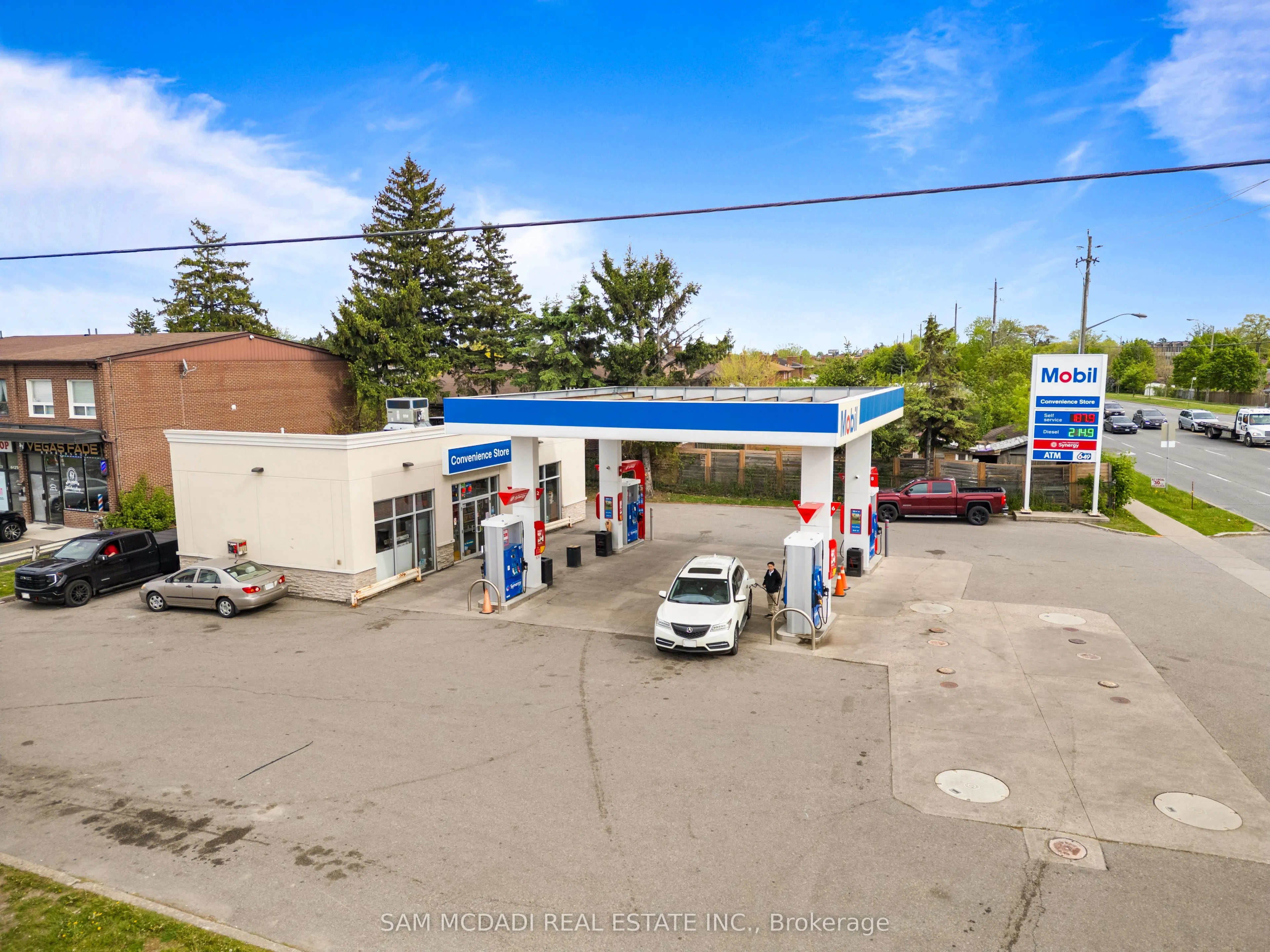 6199 Steeles Avenue W